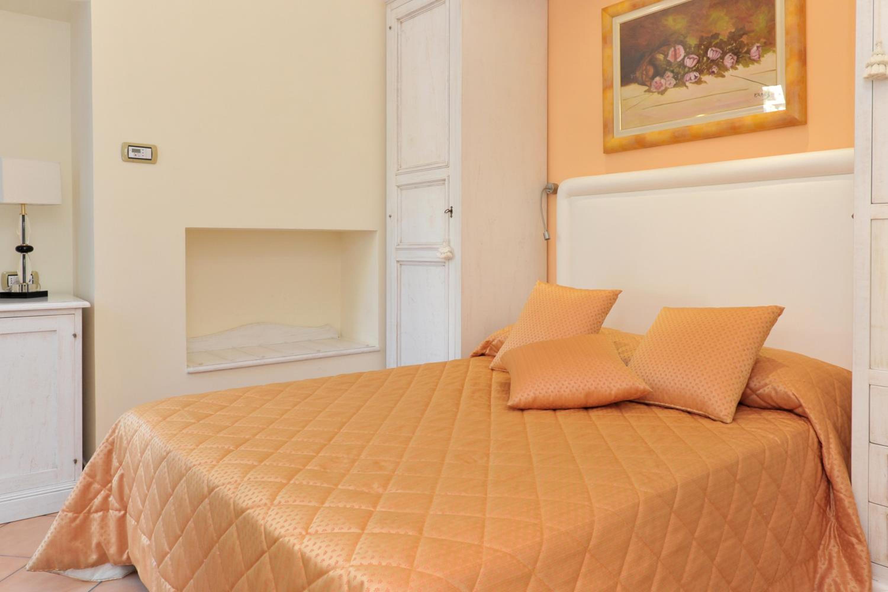Economy Double Room - Photo 1