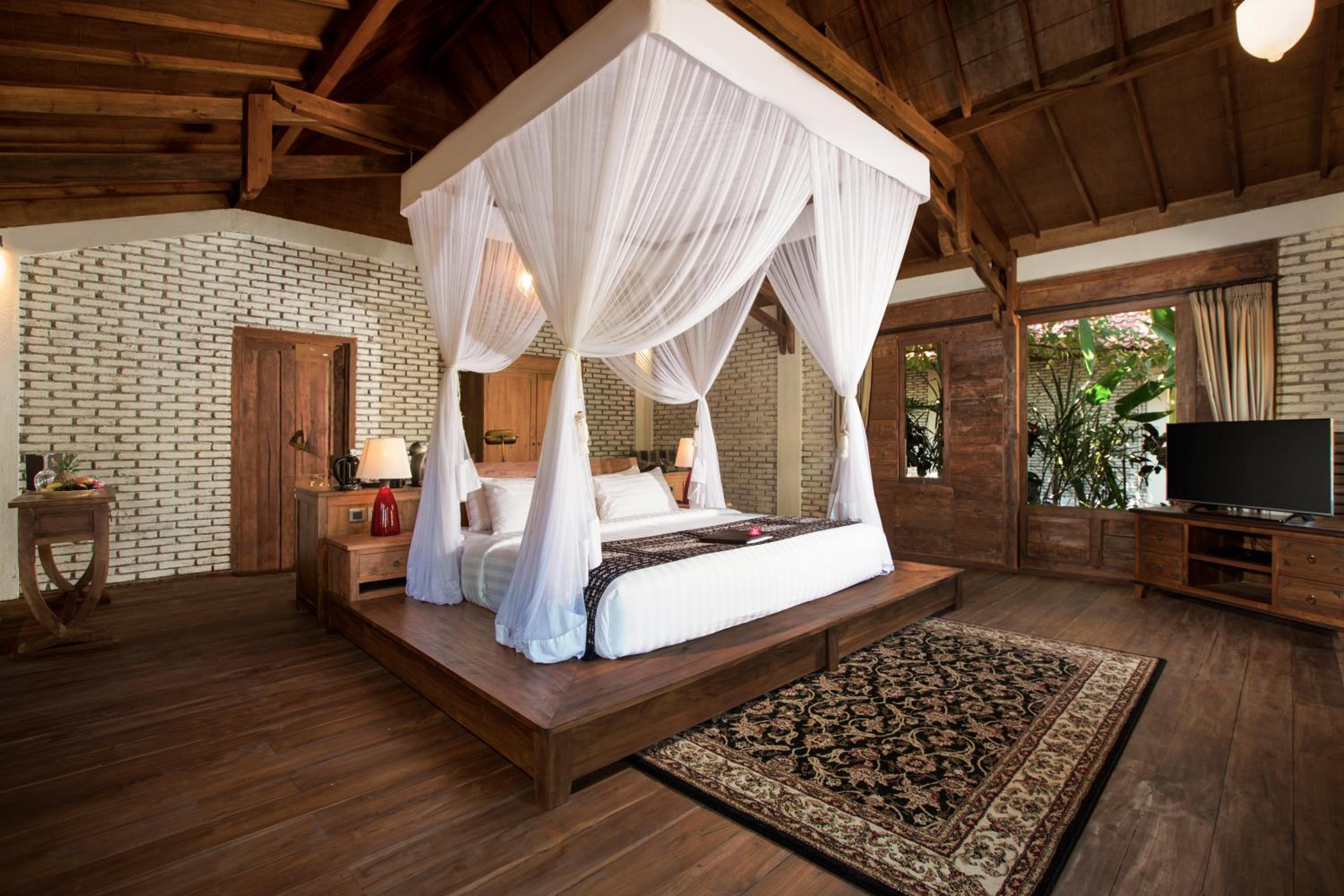 Deluxe Beachfront Residence with Free Exclusive Benefit - Photo 9