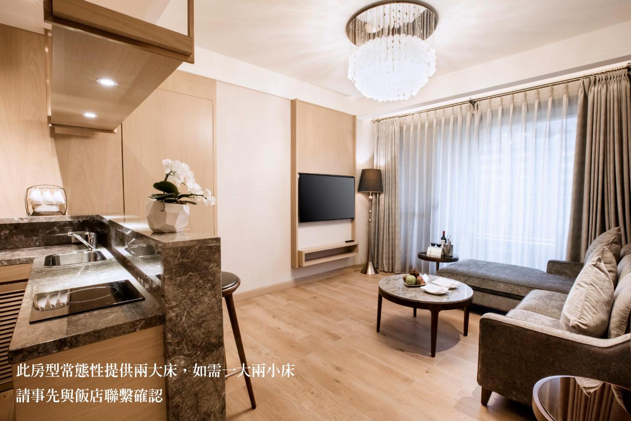 Deluxe Family Two-Bedroom Suite with Late Check In From 9 PM