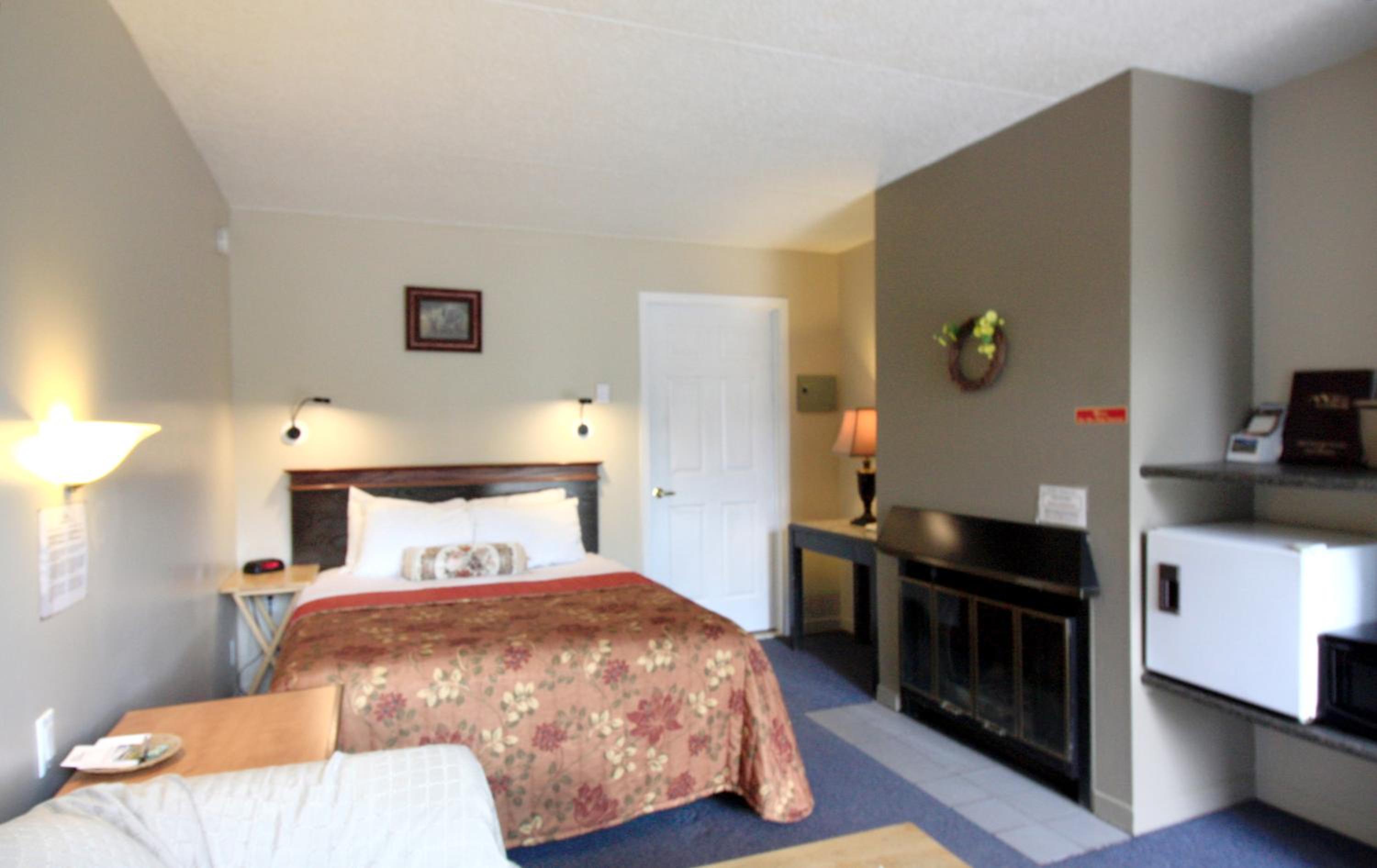 Double Room with Spa Bath photo 1