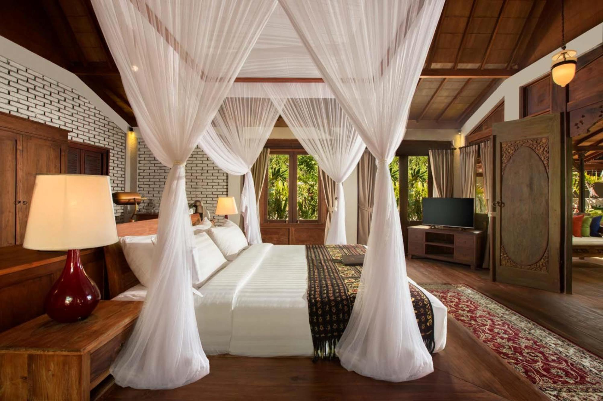 Deluxe Beachfront Residence with Free Exclusive Benefit - Photo 1