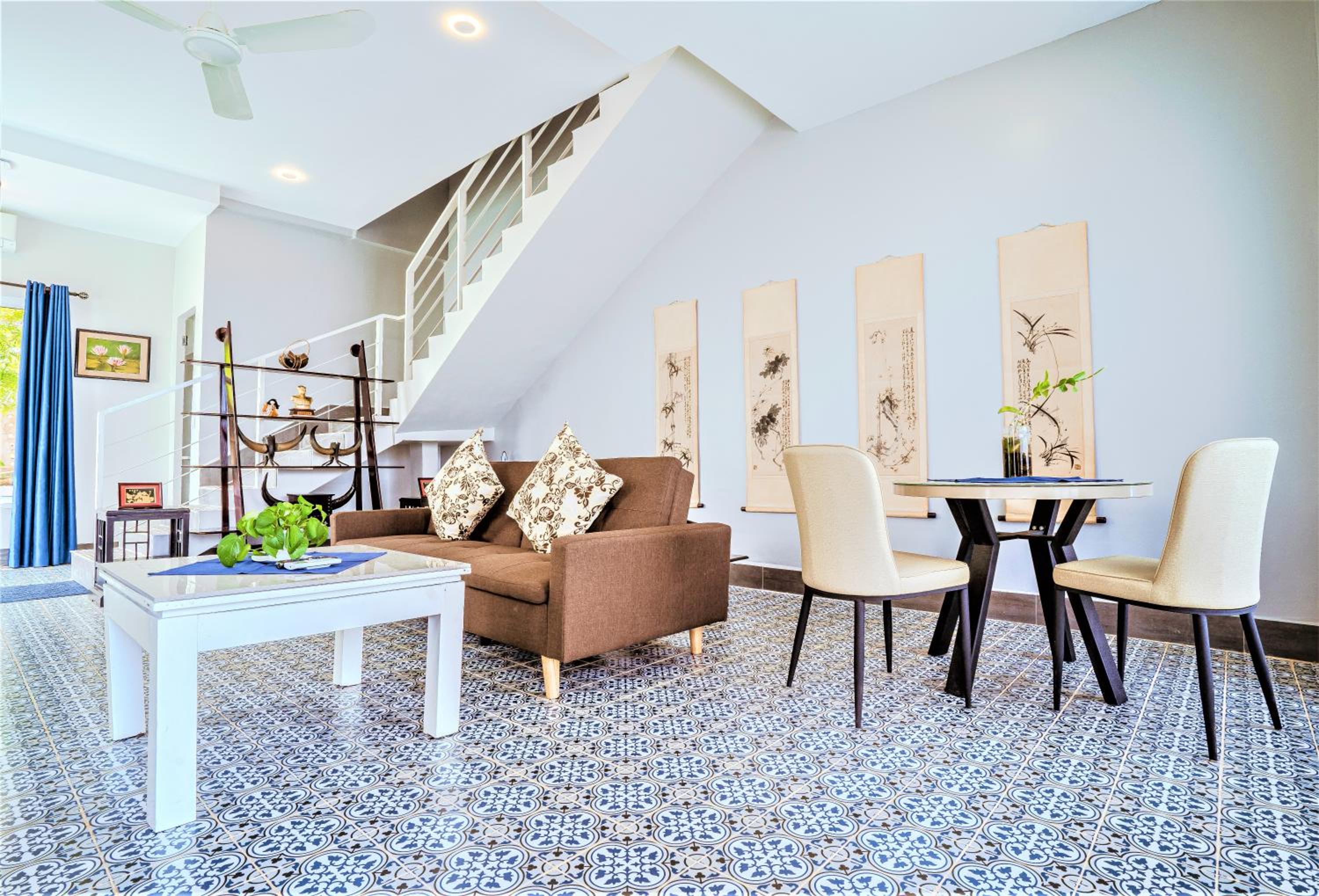 Villa photo 2