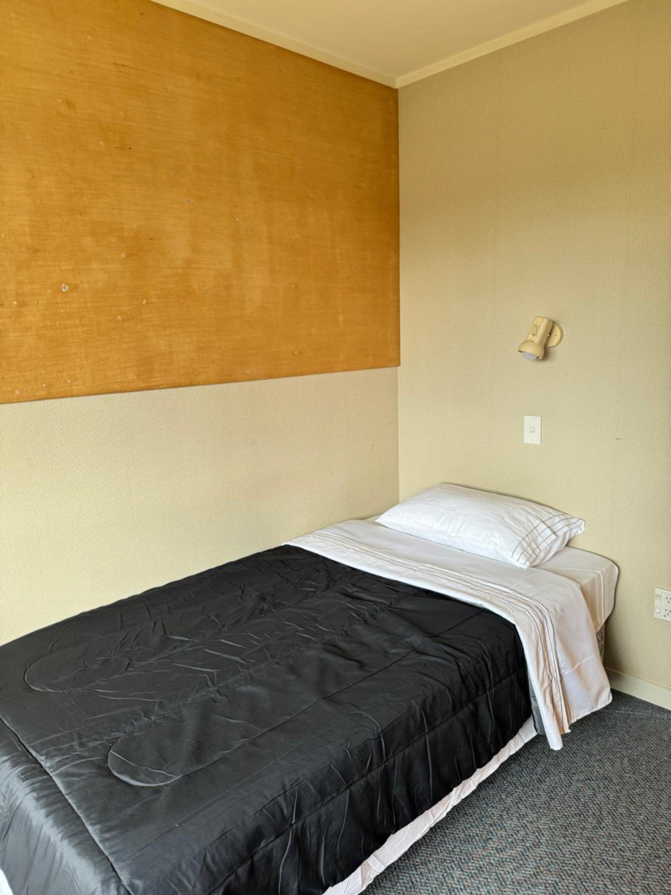 Standard Single Room with Shared Bathroom photo 1
