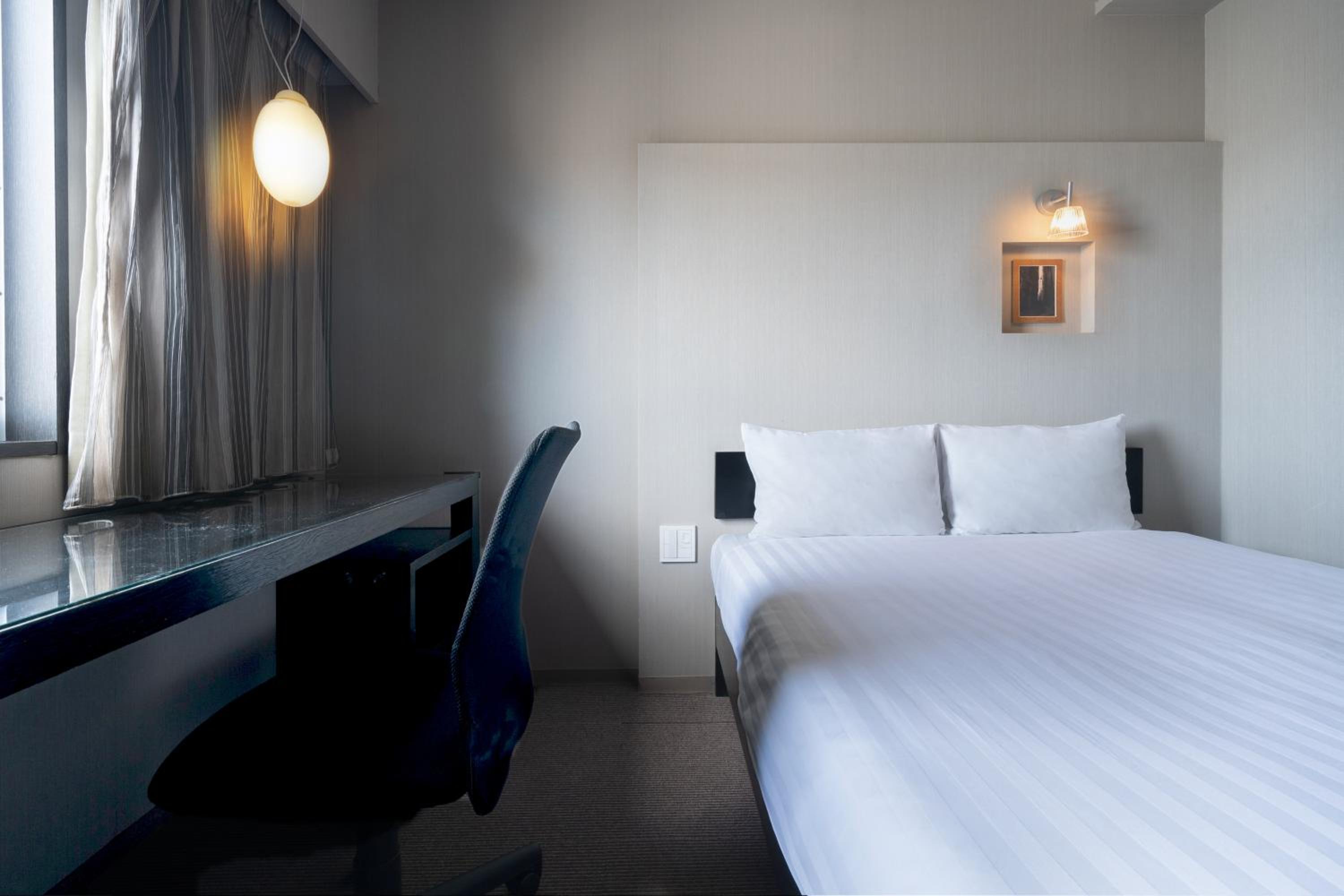 Standard Double Room - Non-Smoking	 - Photo 11