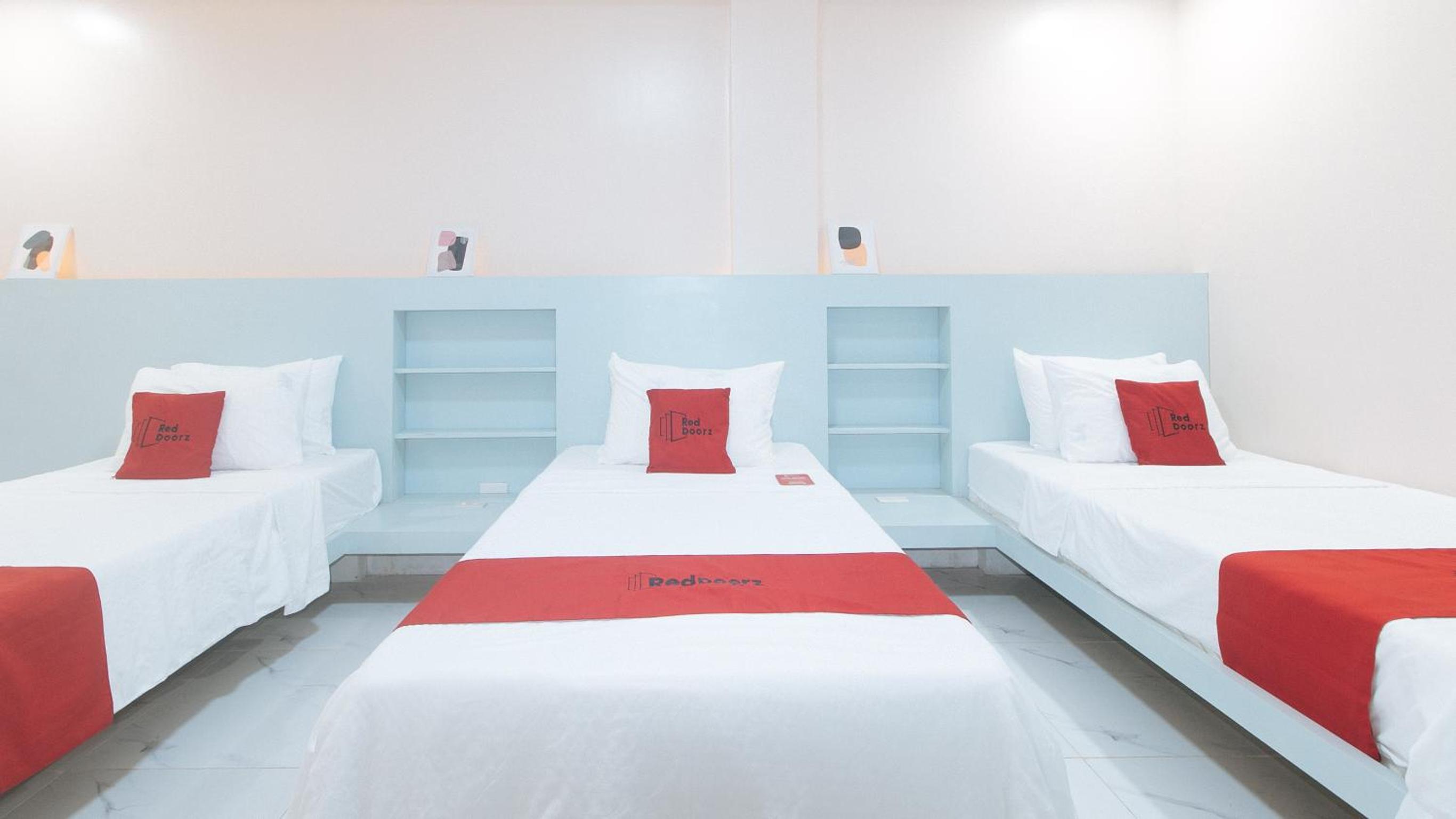 Deluxe Room - Photo 5