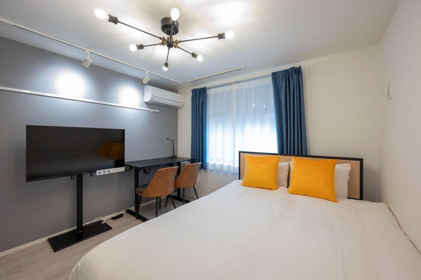 One-Bedroom Apartment photo 1