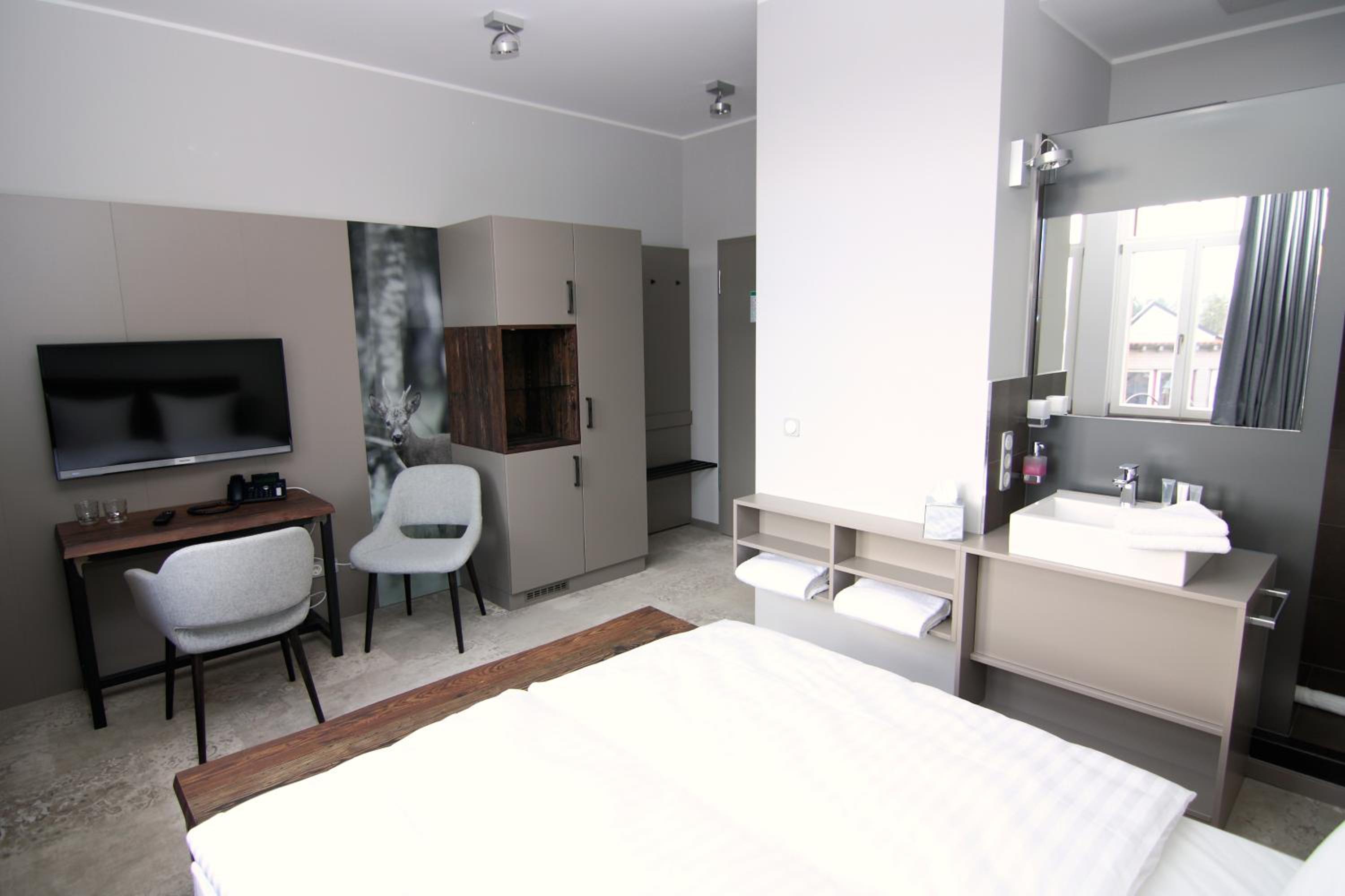 Double Room - Photo 8