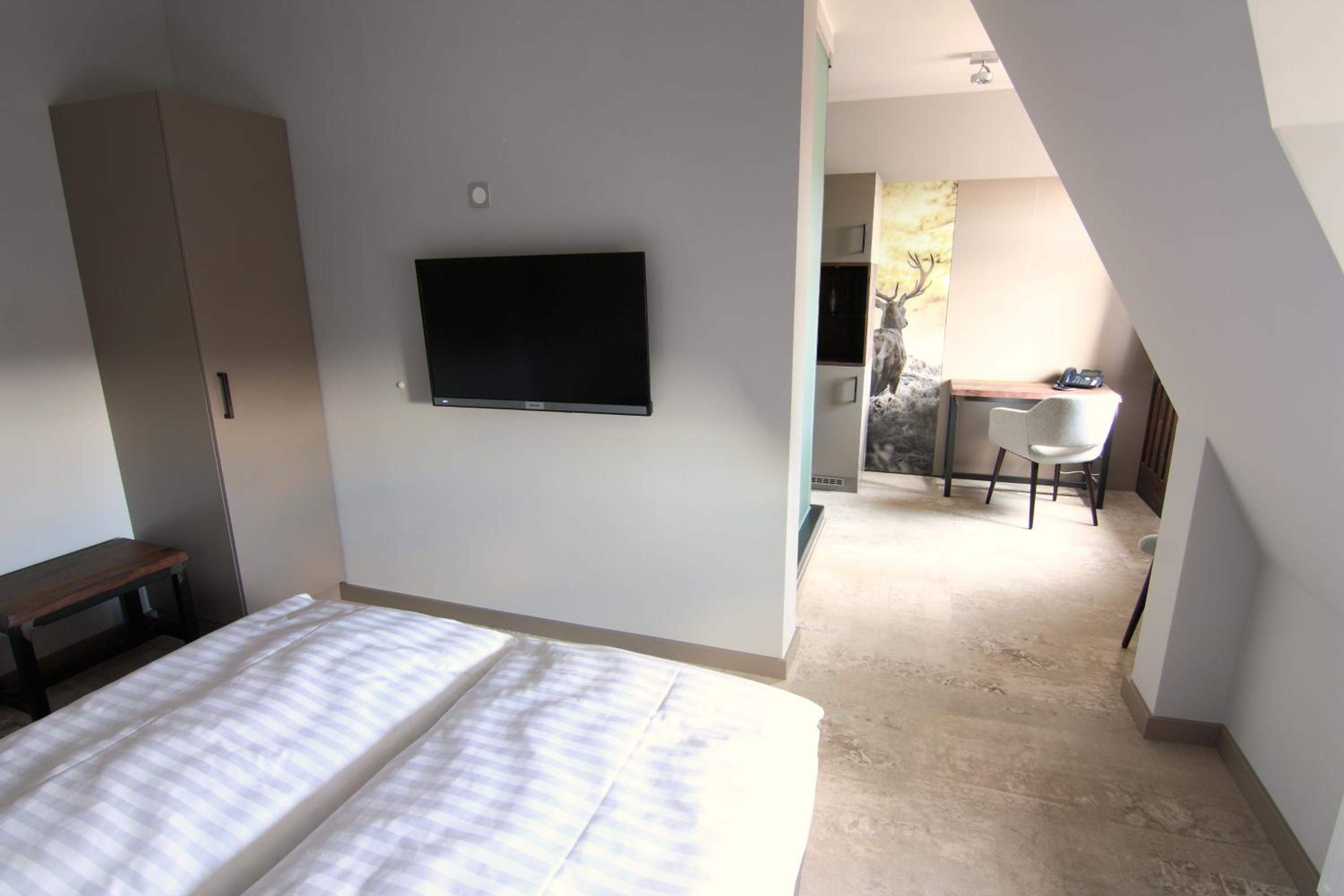 Double Room - Photo 7