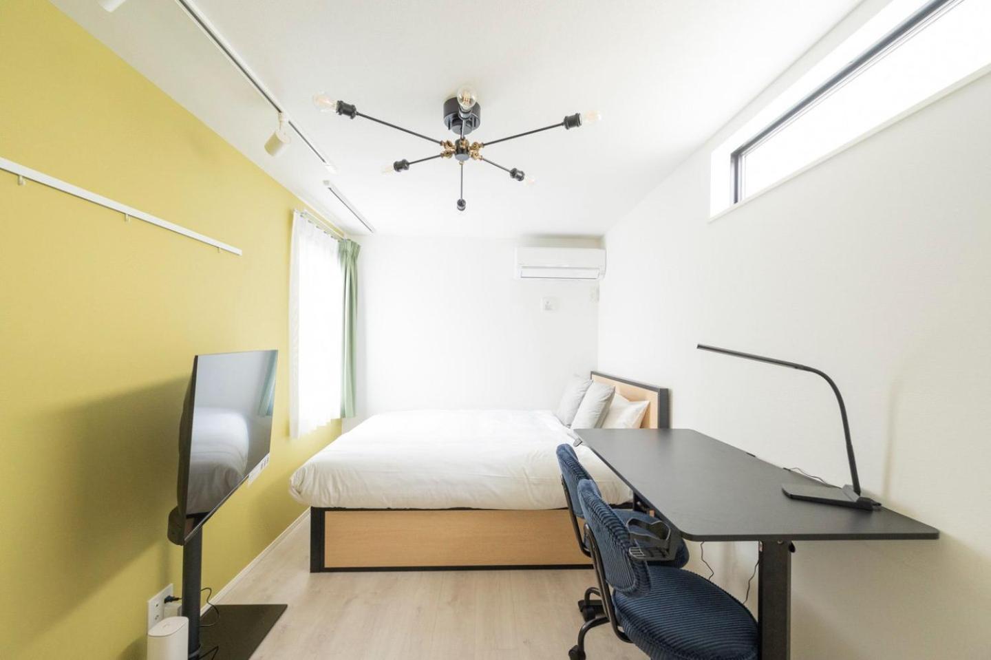 One-Bedroom Apartment photo 1