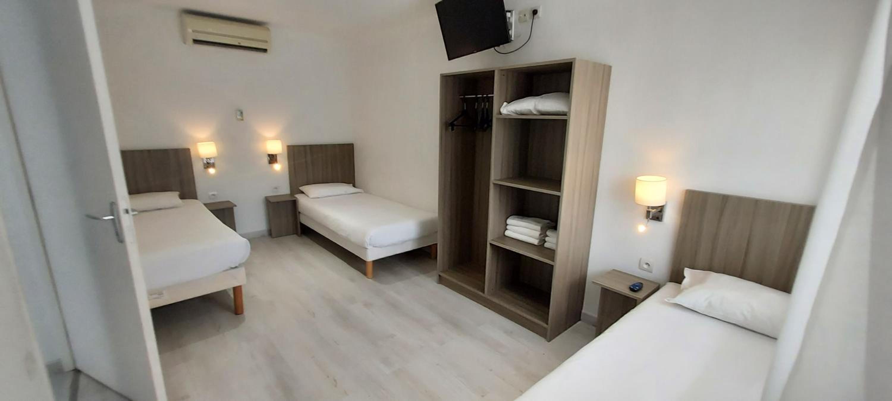 Family Room - Photo 8