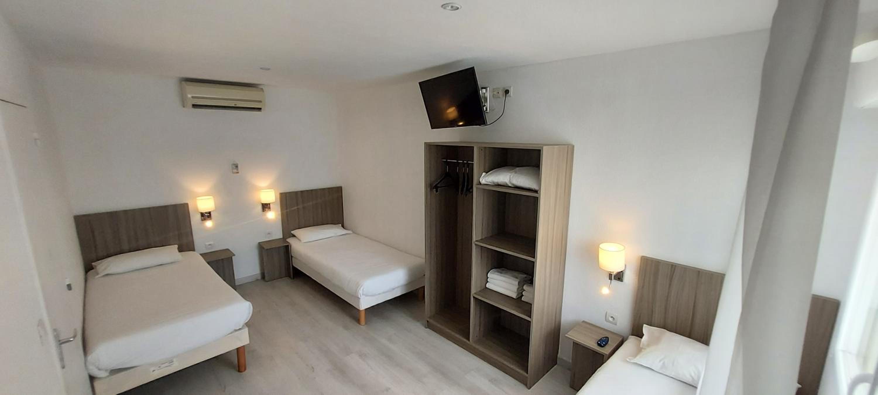 Family Room - Photo 6