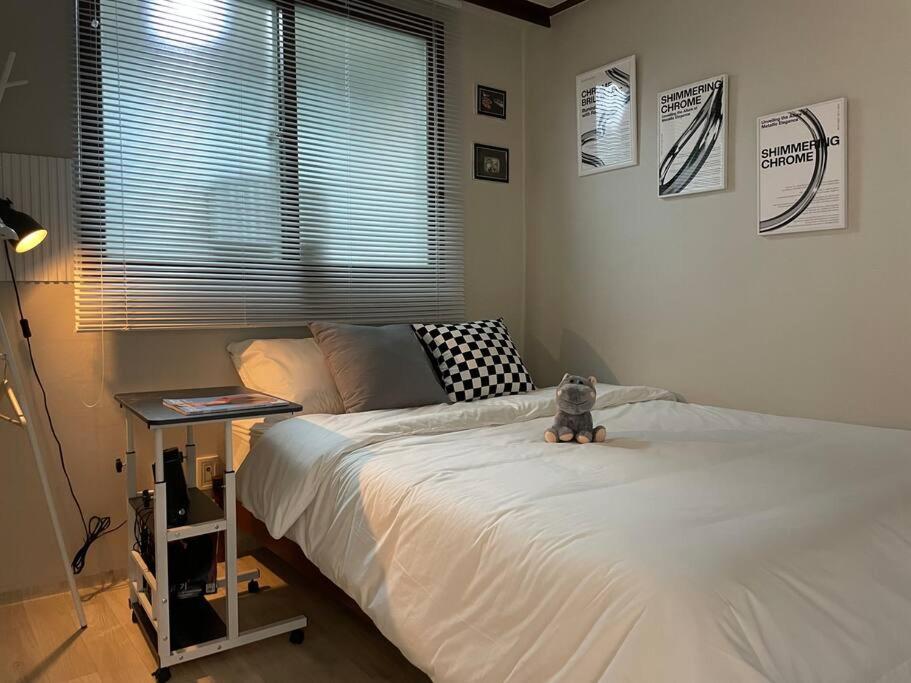 Three-Bedroom Apartment photo 2