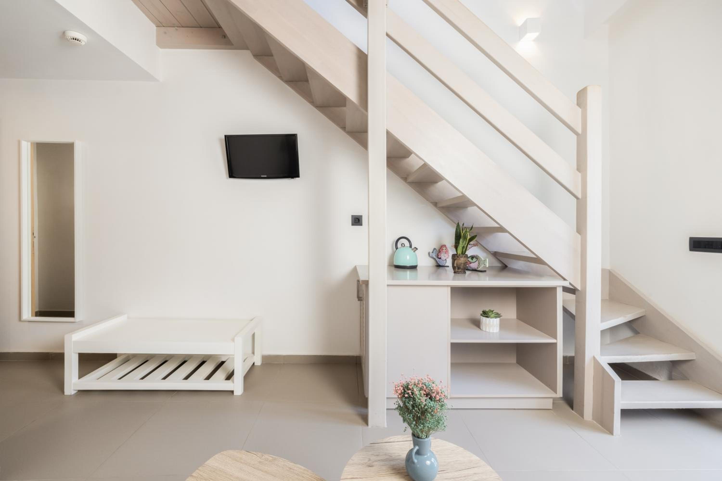 Split Level Suite with Sea View