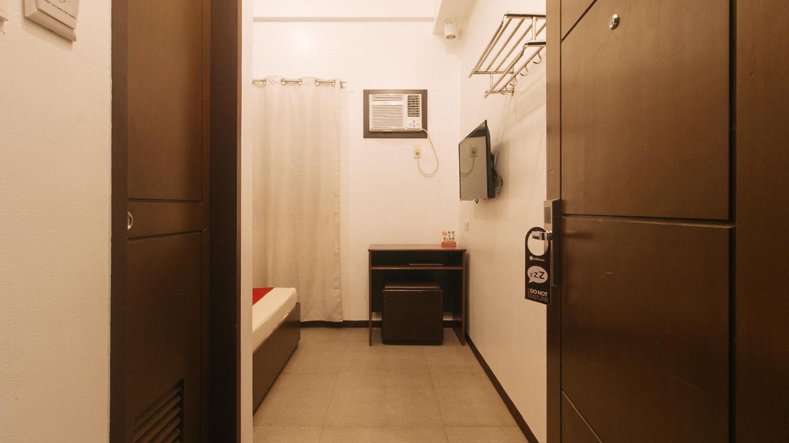 Standard Double Room - Photo 13