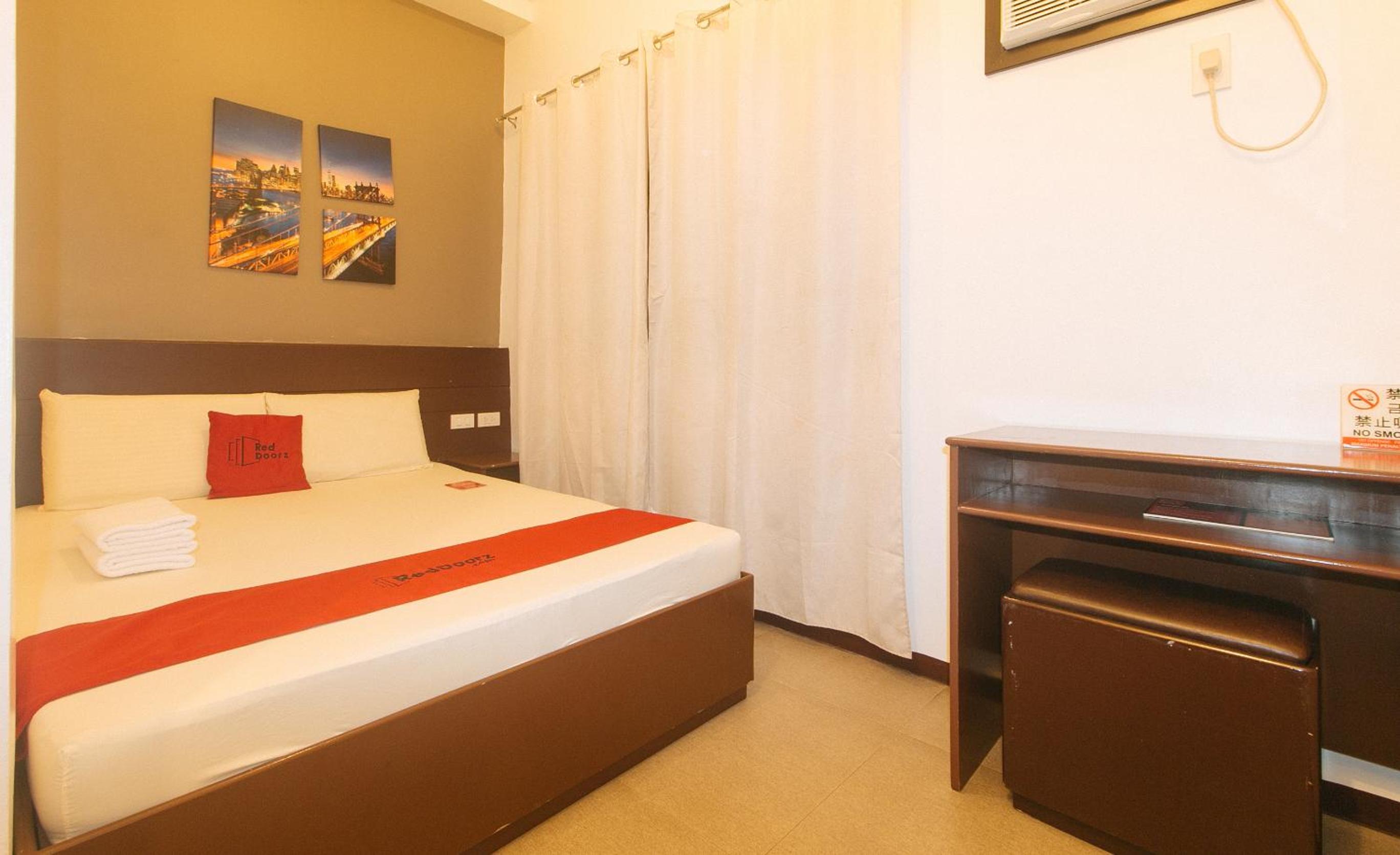 Standard Double Room - Photo 10