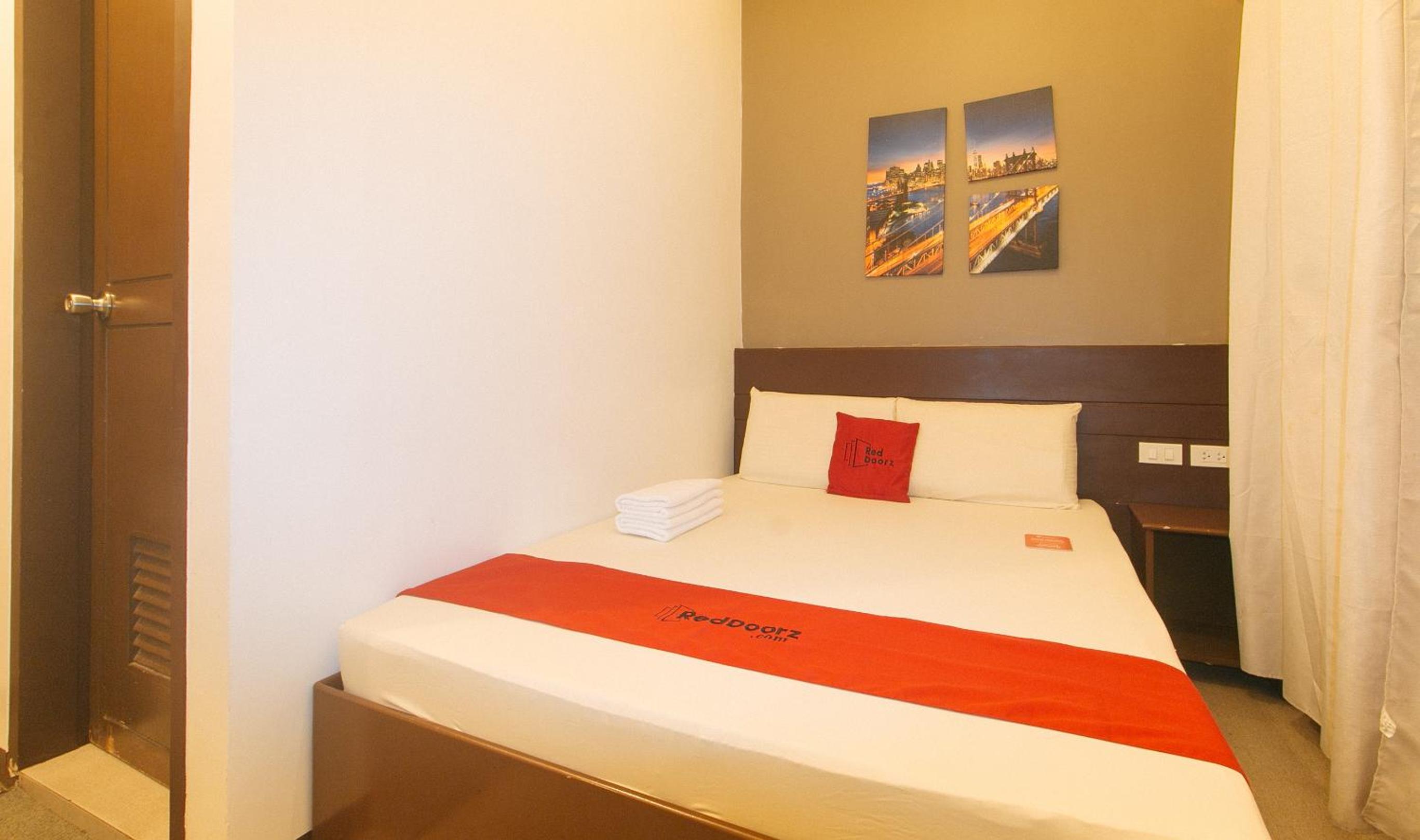 Standard Double Room - Photo 12