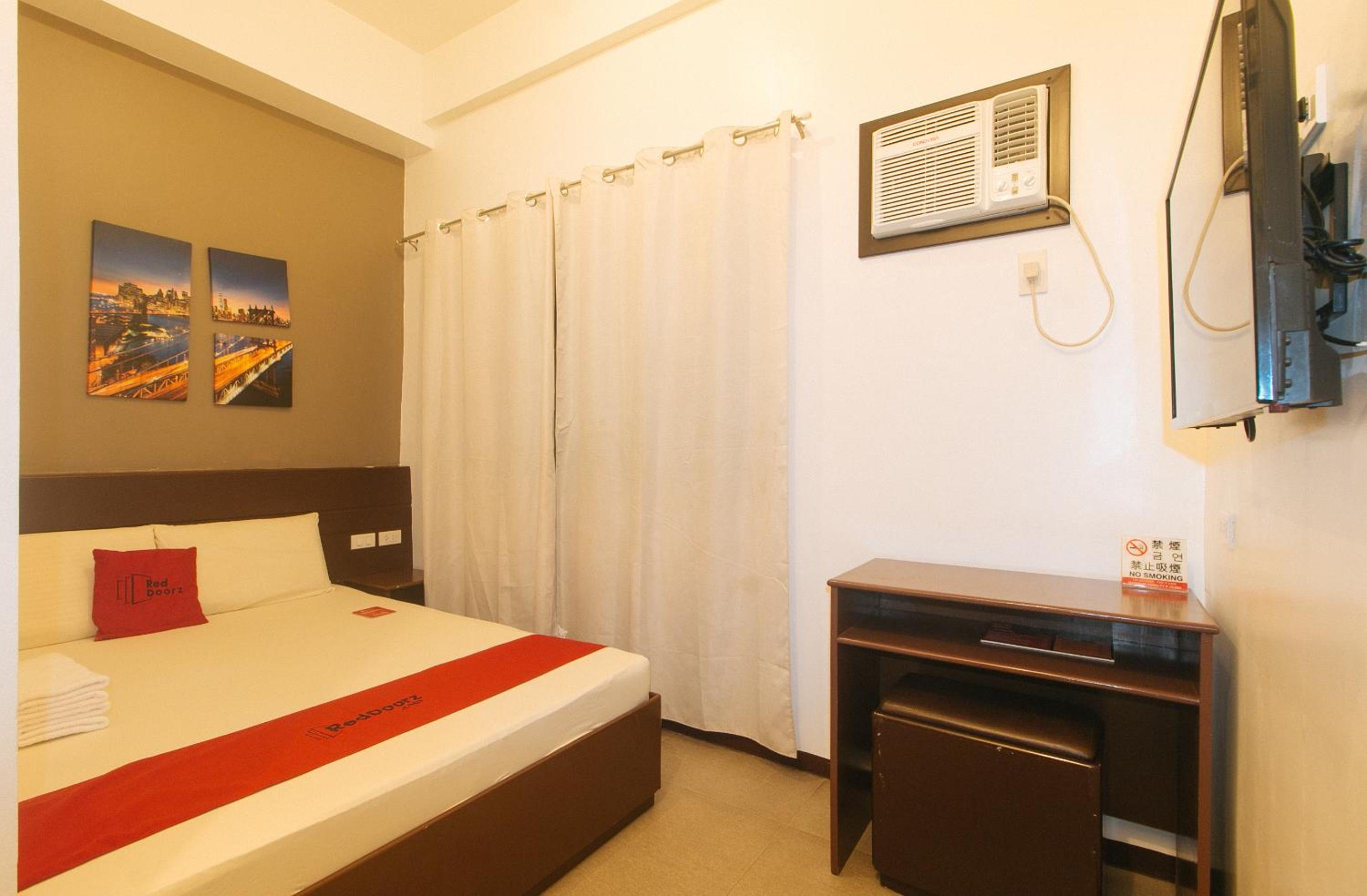 Standard Double Room - Photo 9