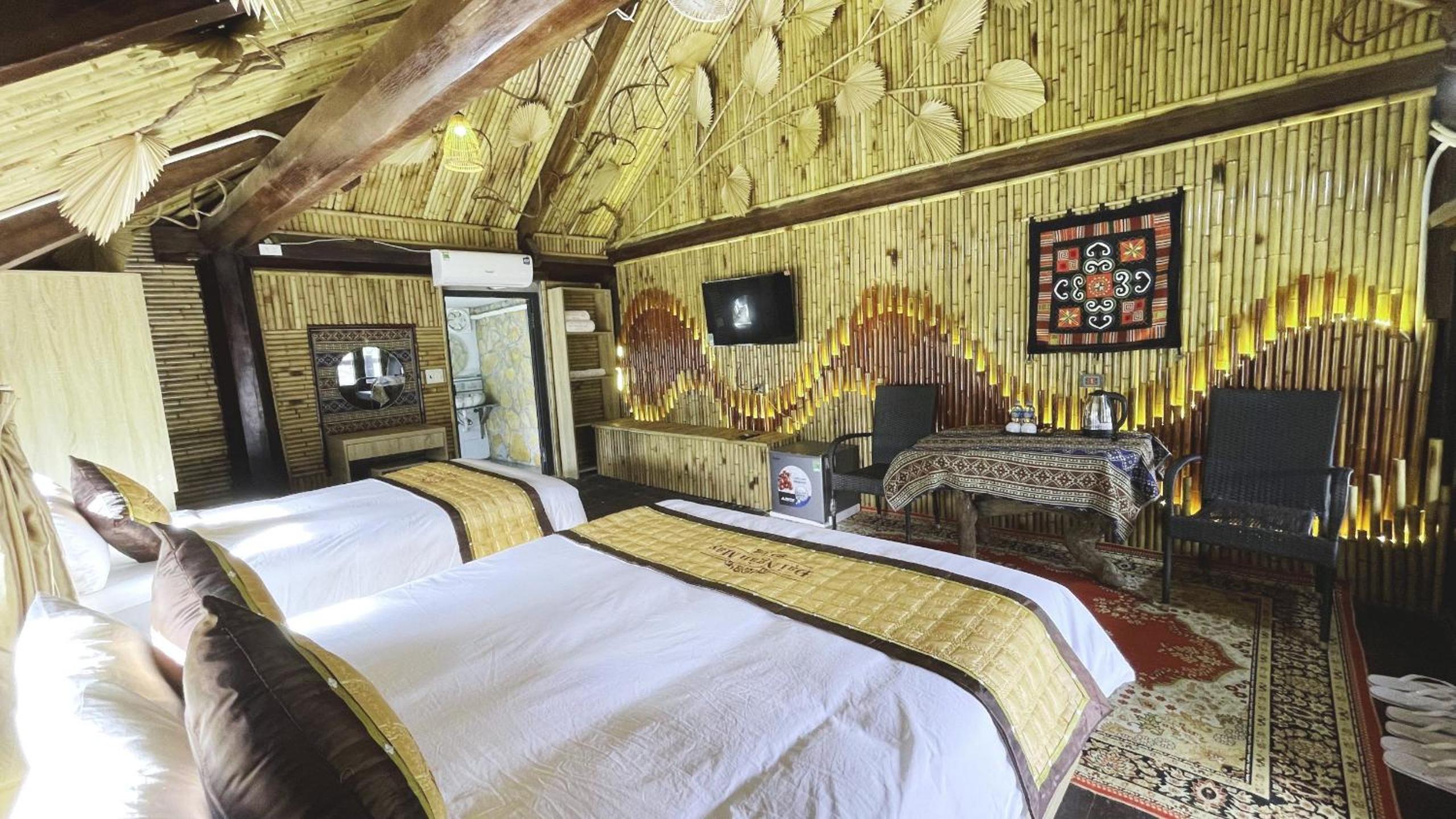 Twin Room With View