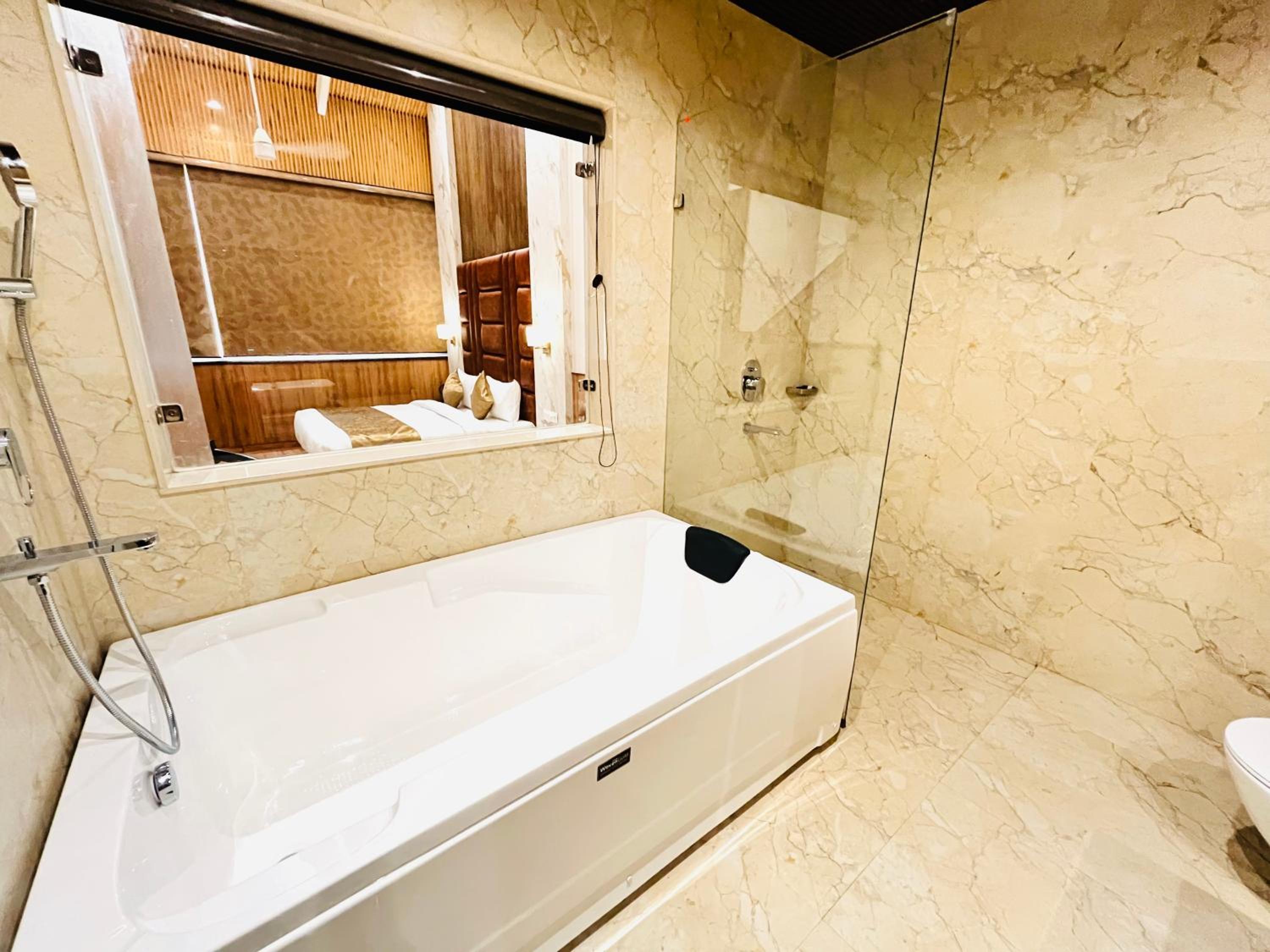 Family Suite - Photo 8