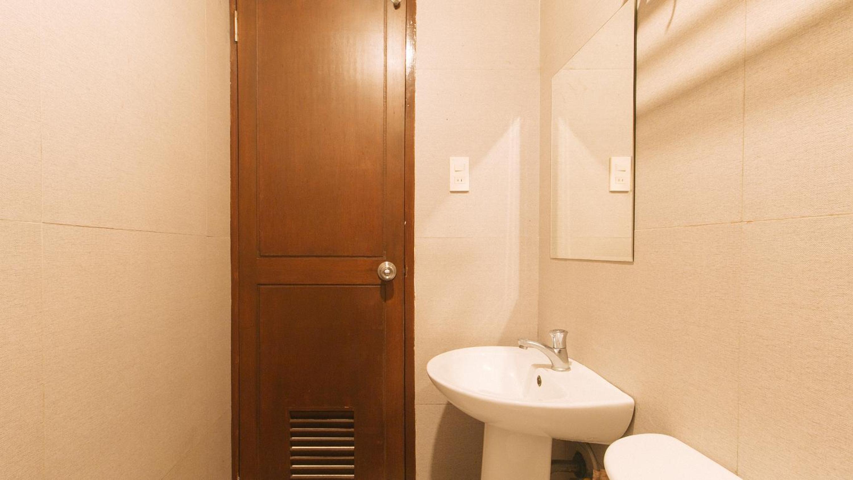 Standard Double Room - Photo 7