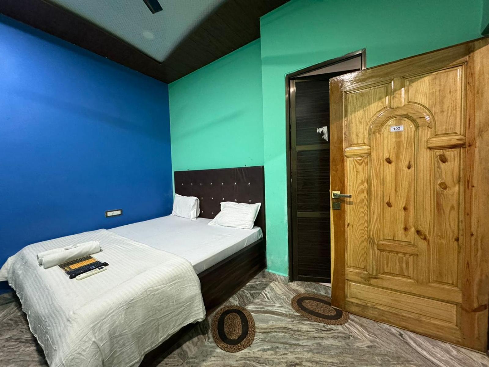 Double Room With Private Bathroom photo 1
