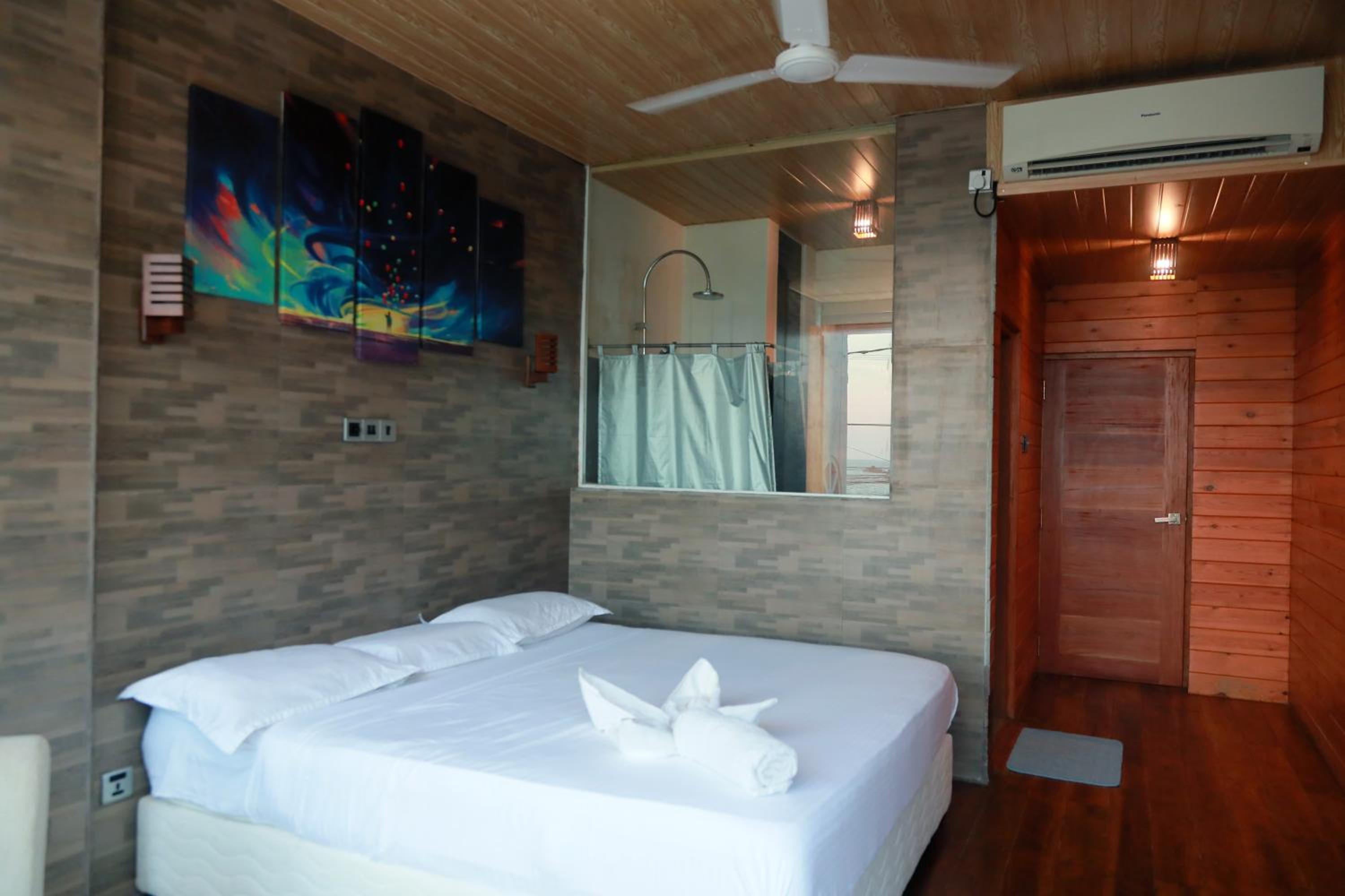 Deluxe Double Room With Sea View photo 3