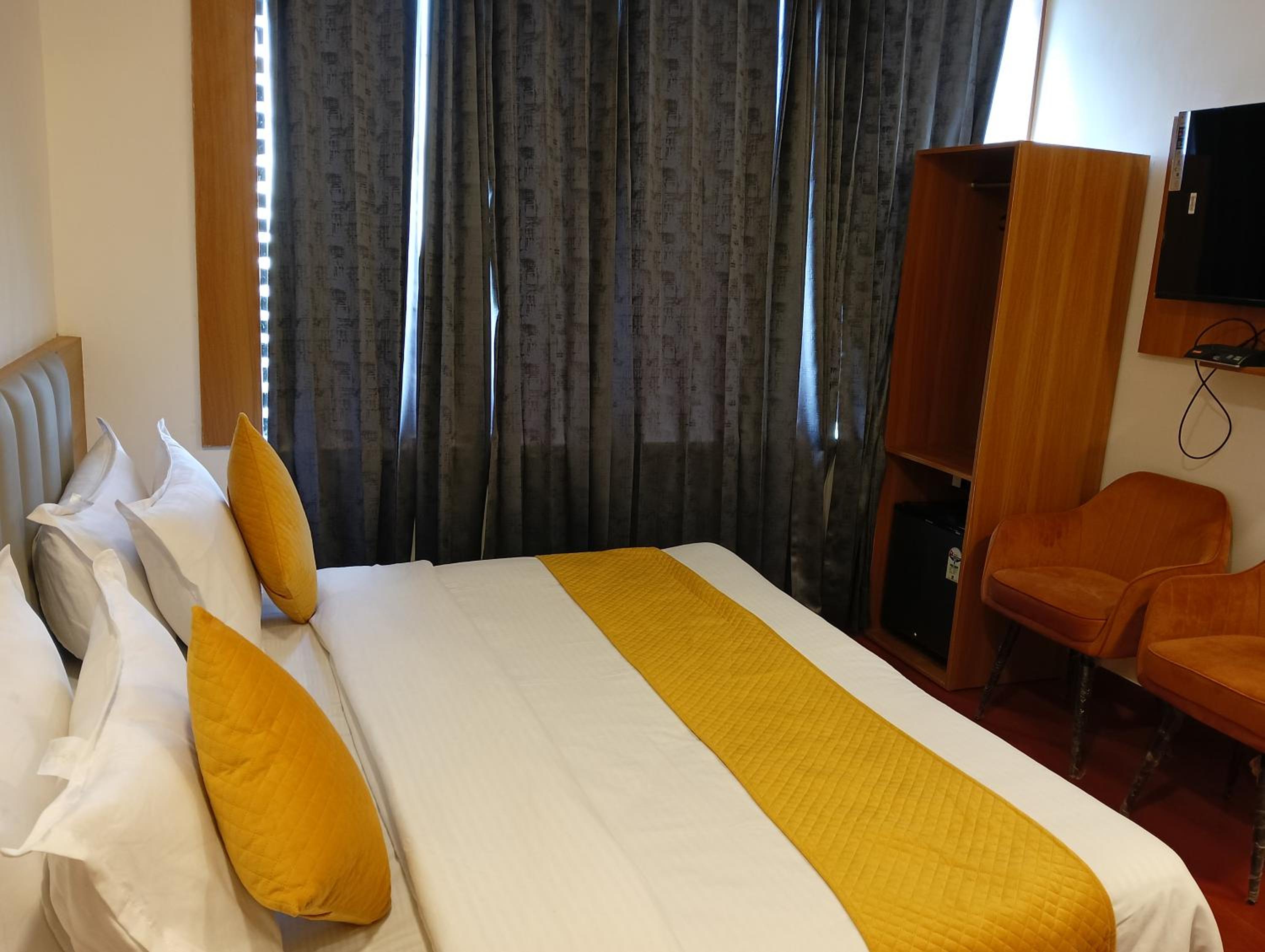 Suite with Hot Tub