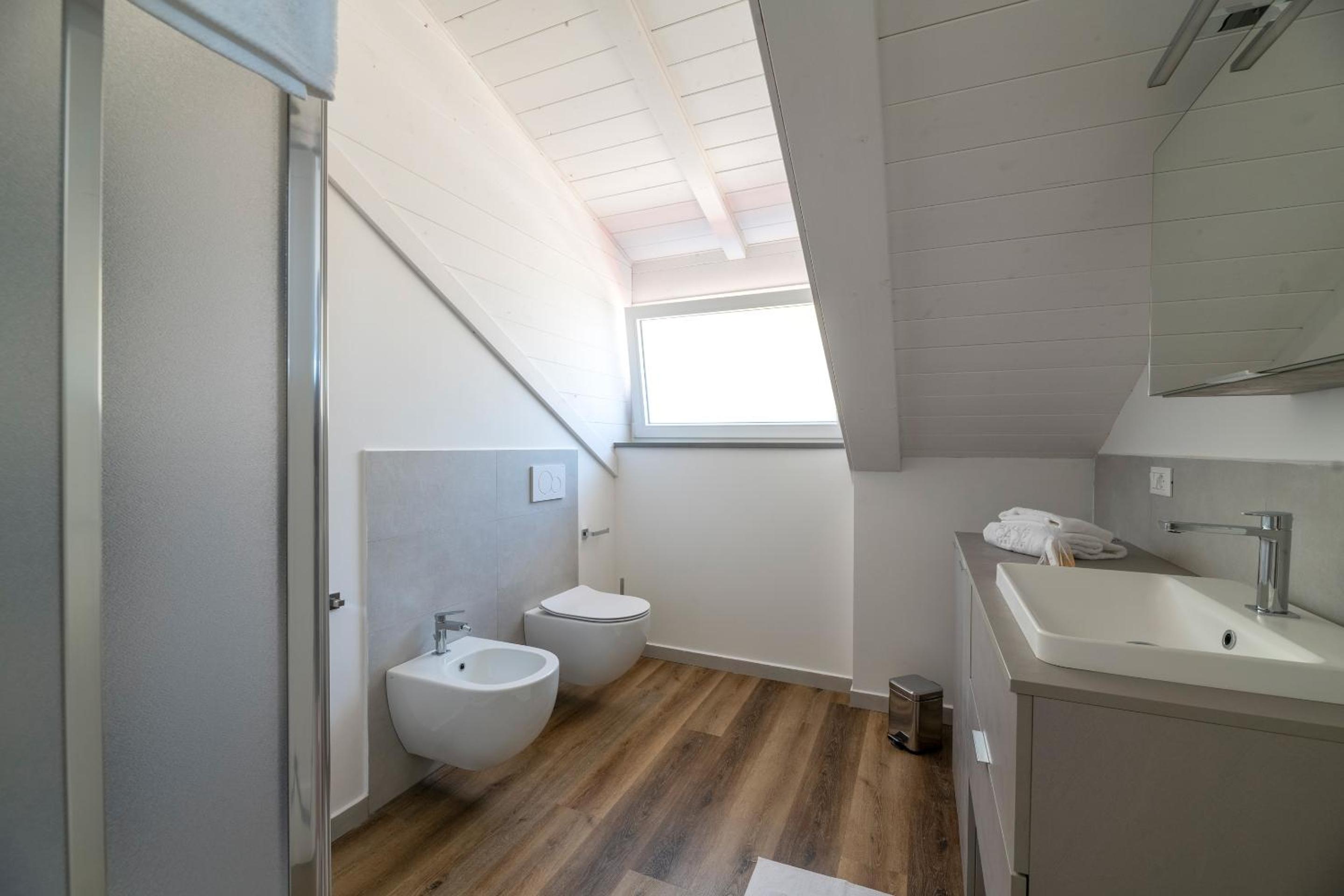 One-Bedroom Apartment with Sea View photo 2