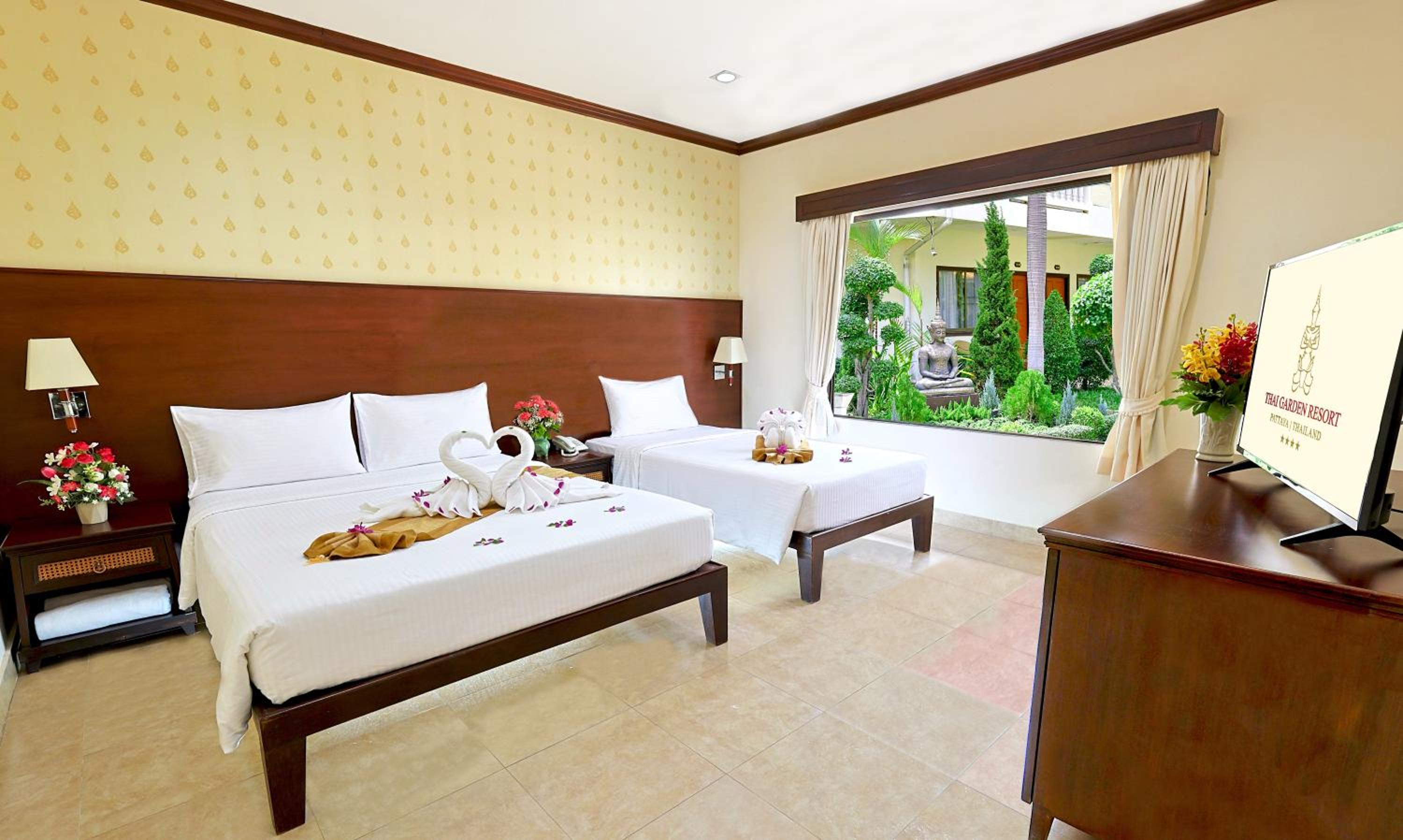 One Bedroom Apartment Twin Bed - Photo 5