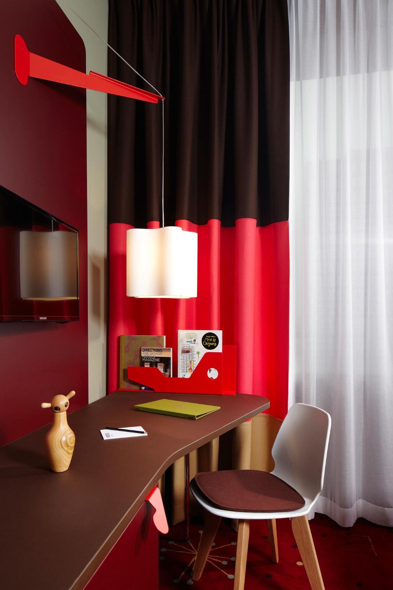 Small Room - Photo 3