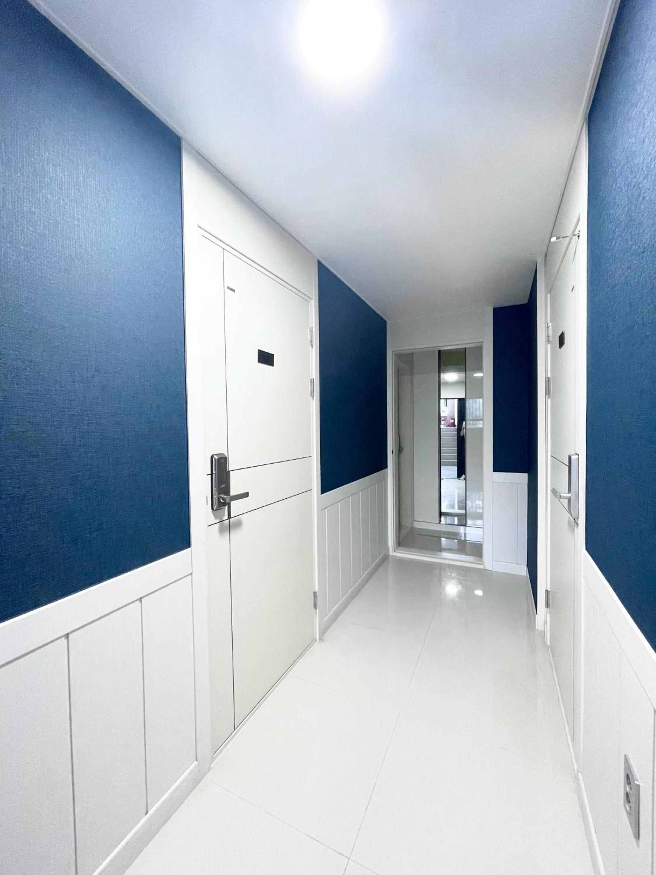 Single Room with Private Bathroom photo 3