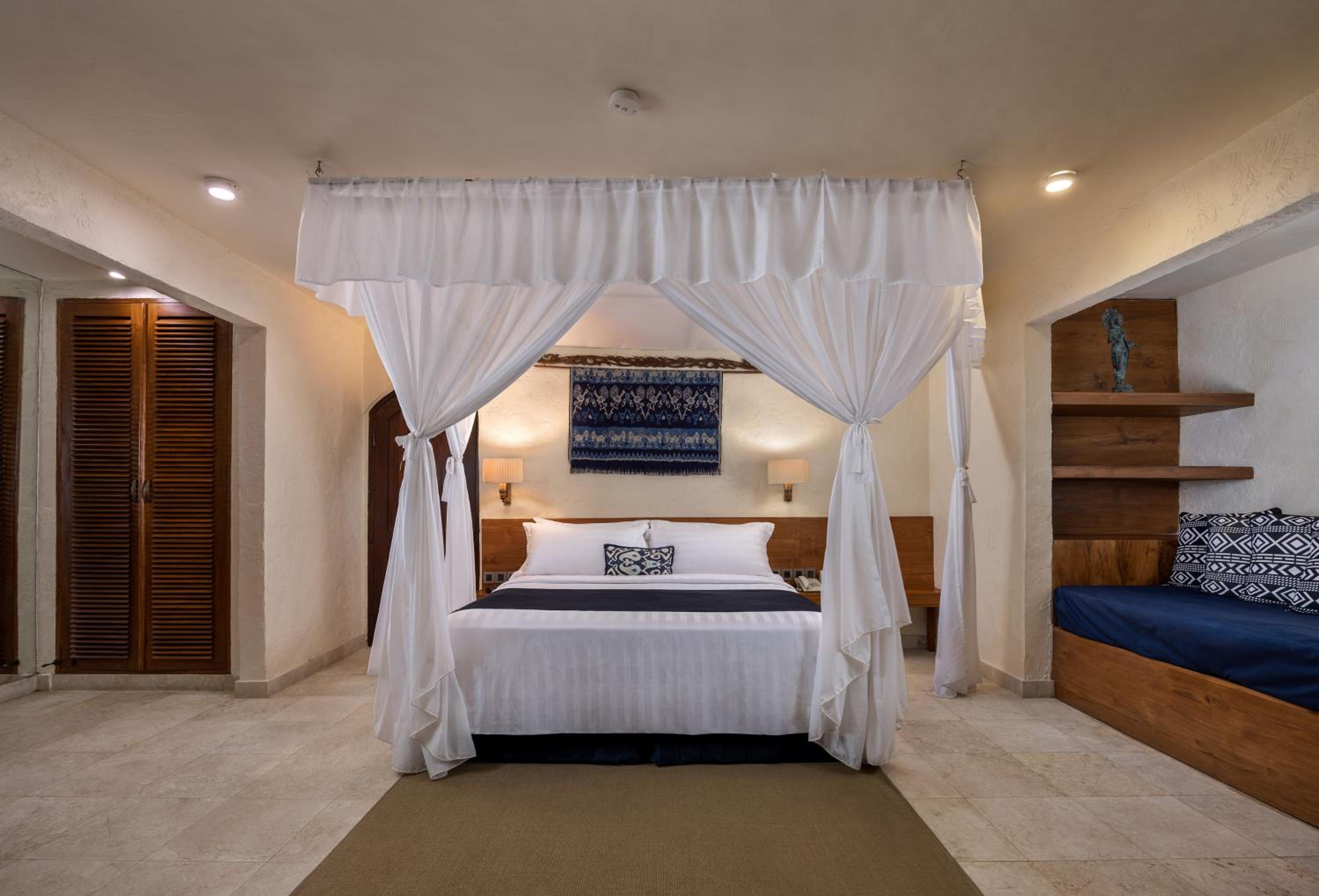 Deluxe One-Bedroom Villa with Private Pool and Bathtub photo 2