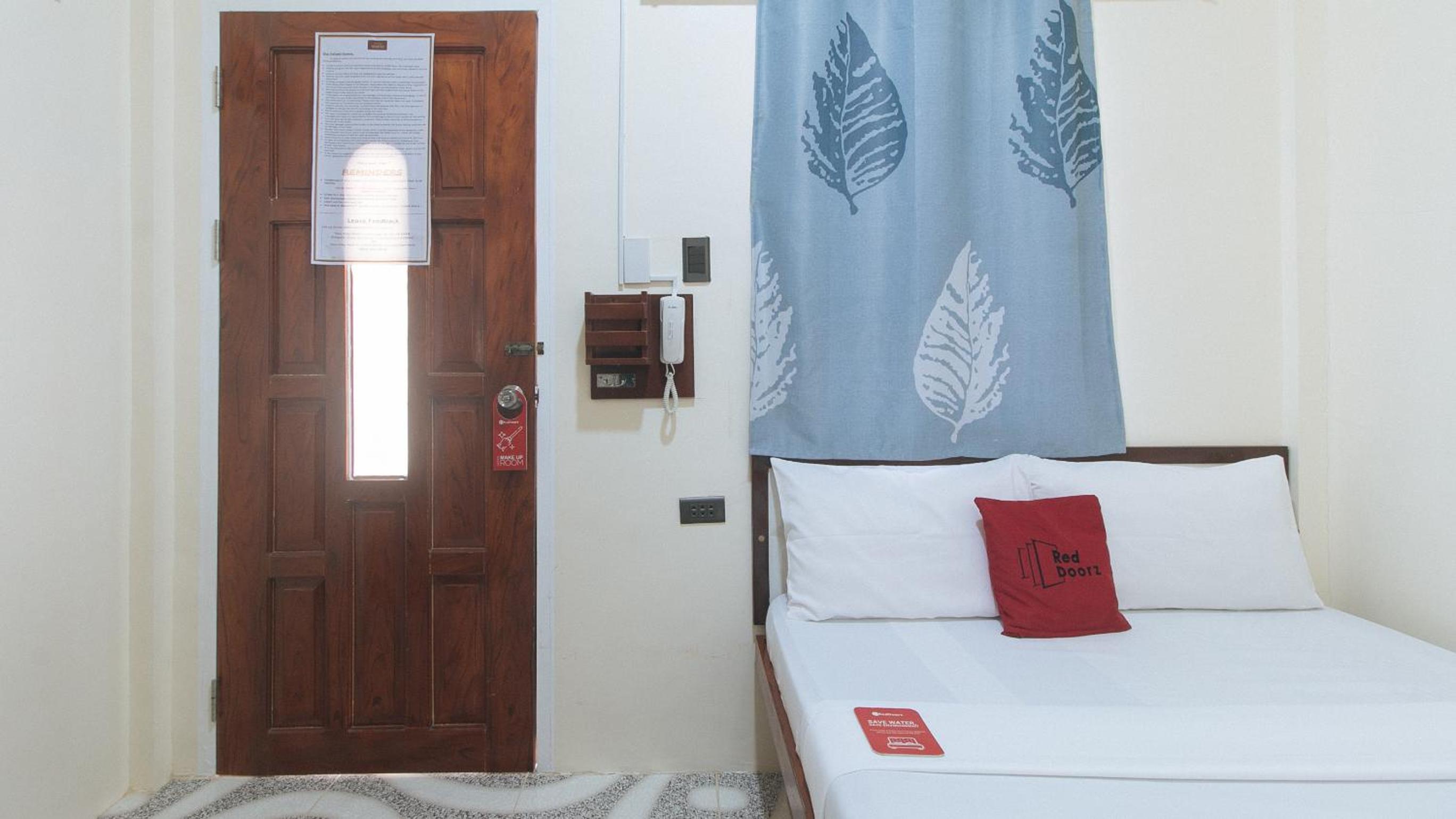Standard Double Room - Photo 4