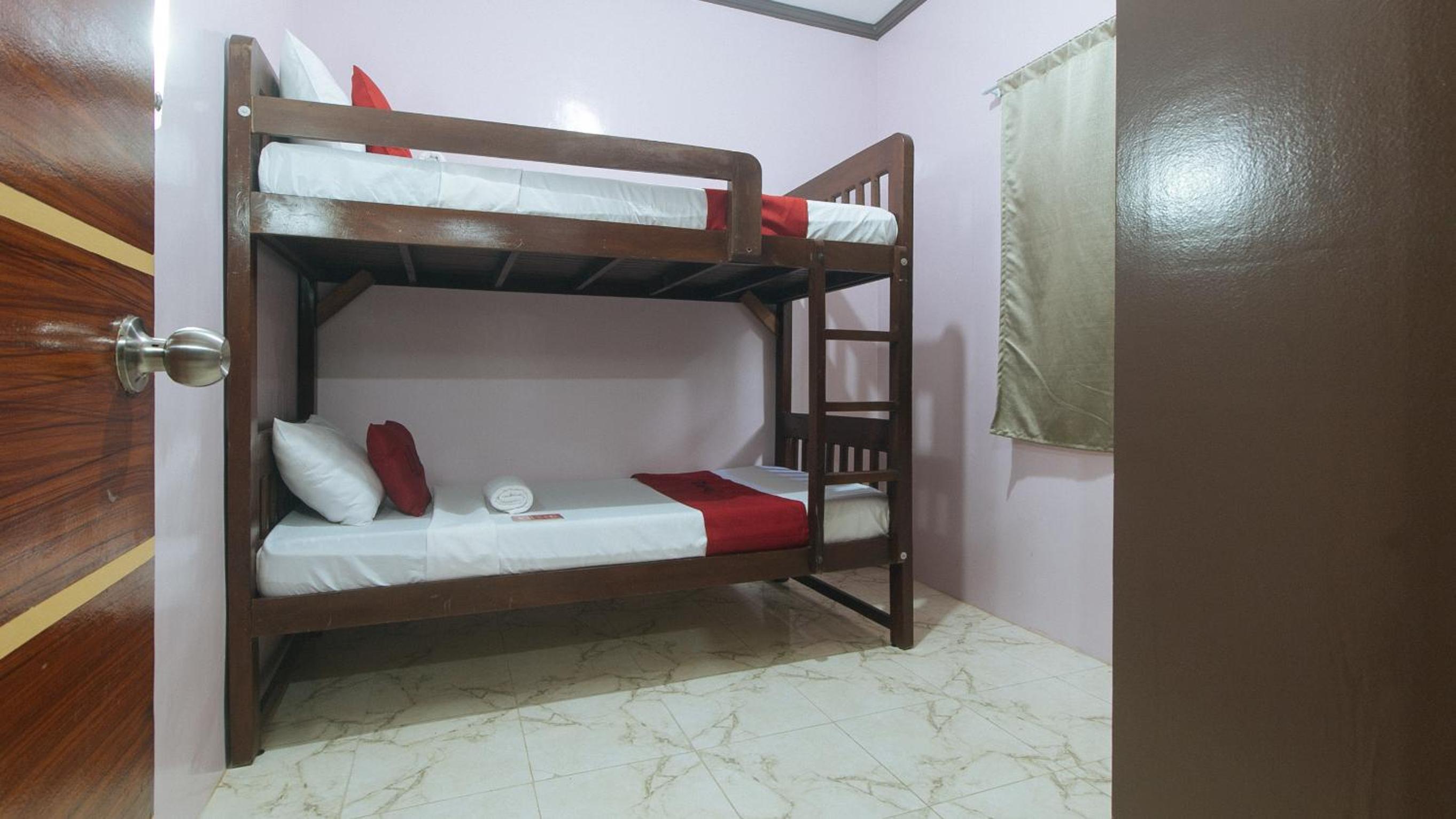 Family Double Room - Photo 11