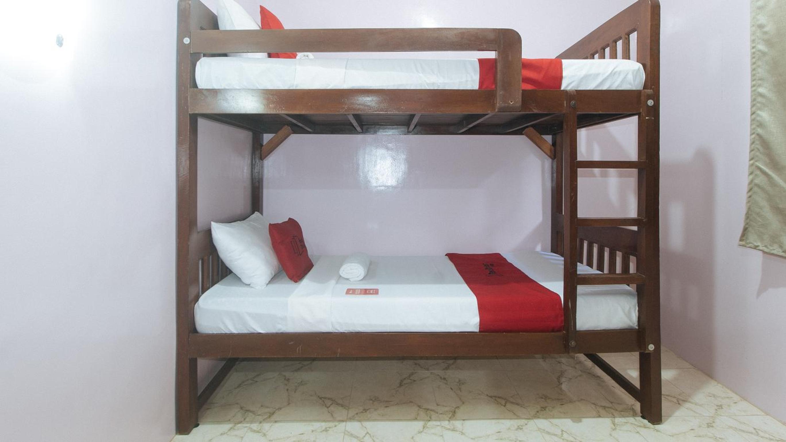 Family Double Room - Photo 8