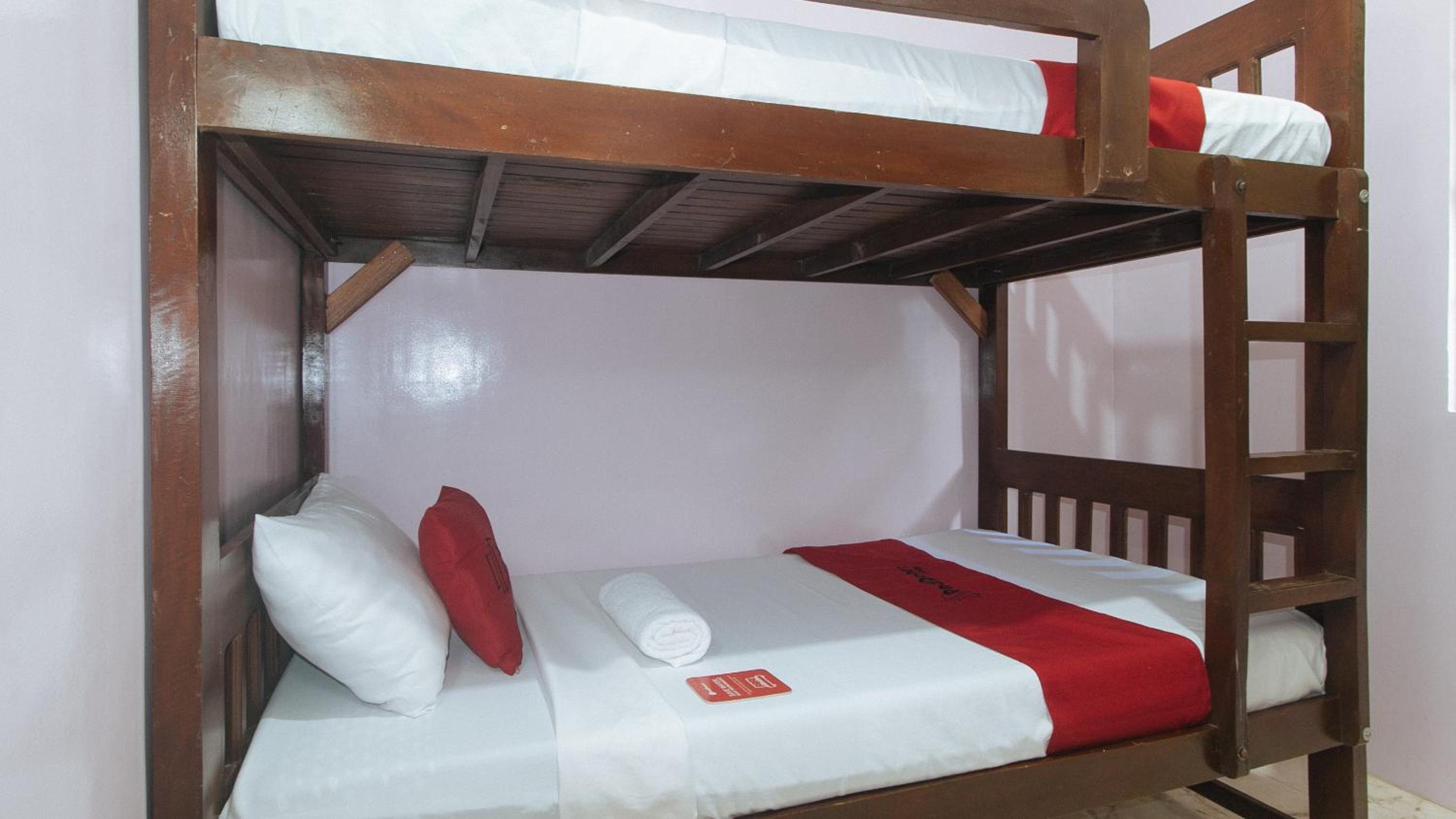 Family Double Room - Photo 9