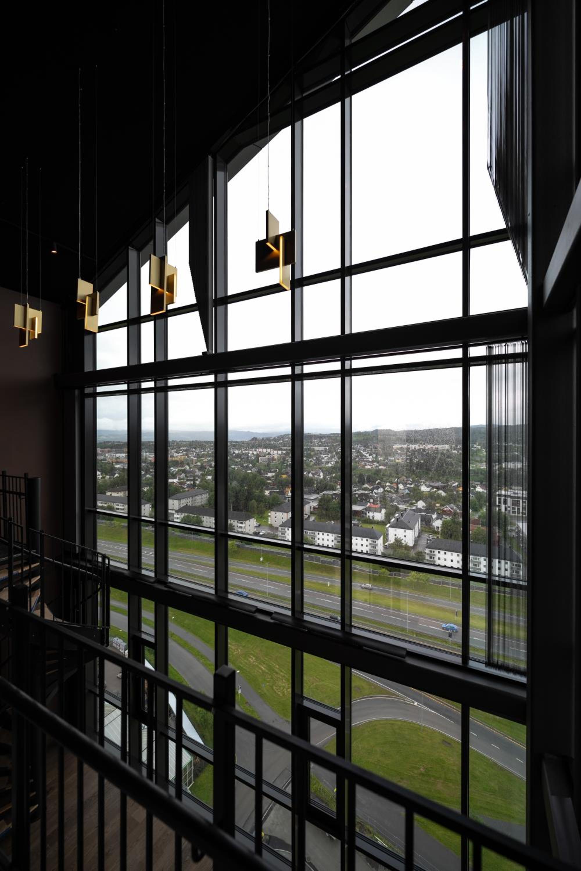 Suite - Photo 15