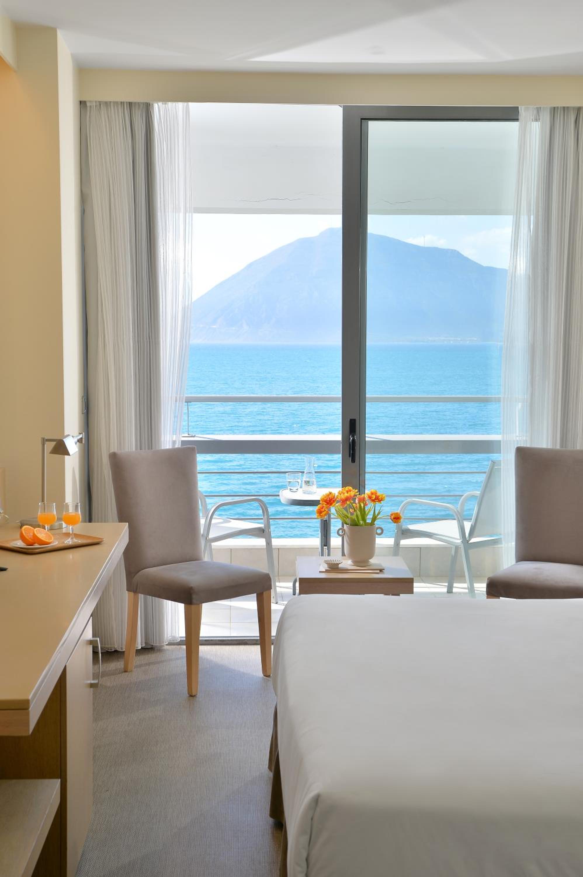 Superior Room with Sea View - Photo 5