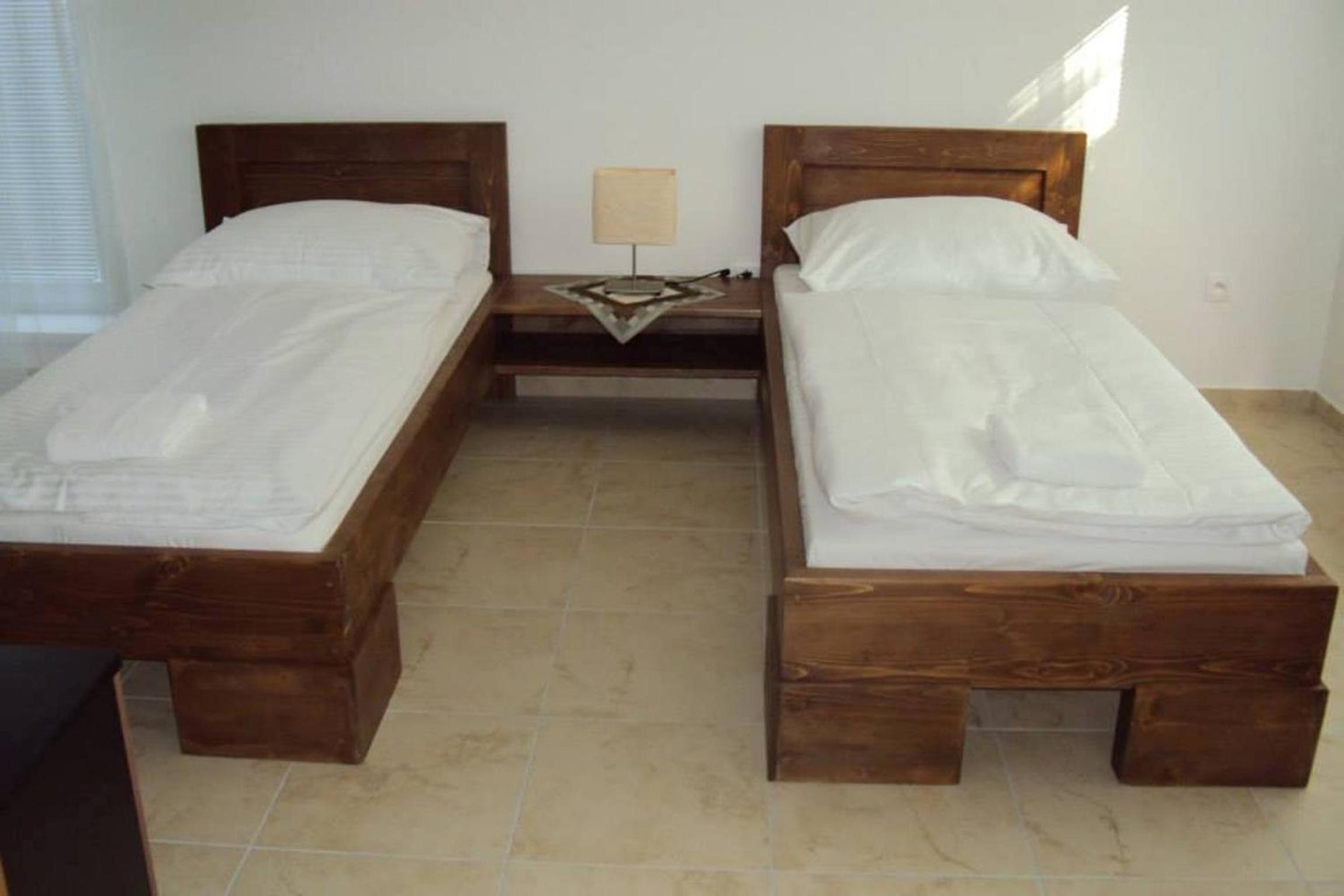 Twin Room - Photo 2