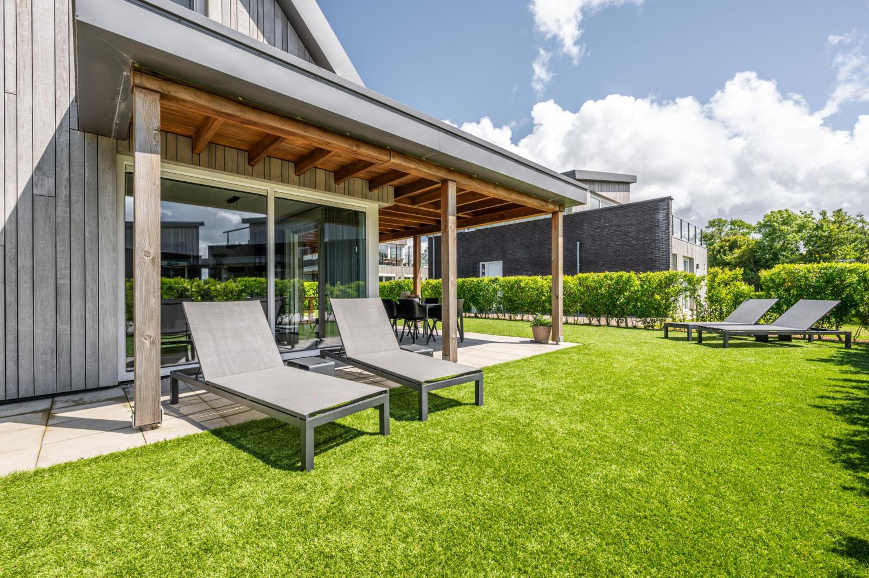 Villa photo 3