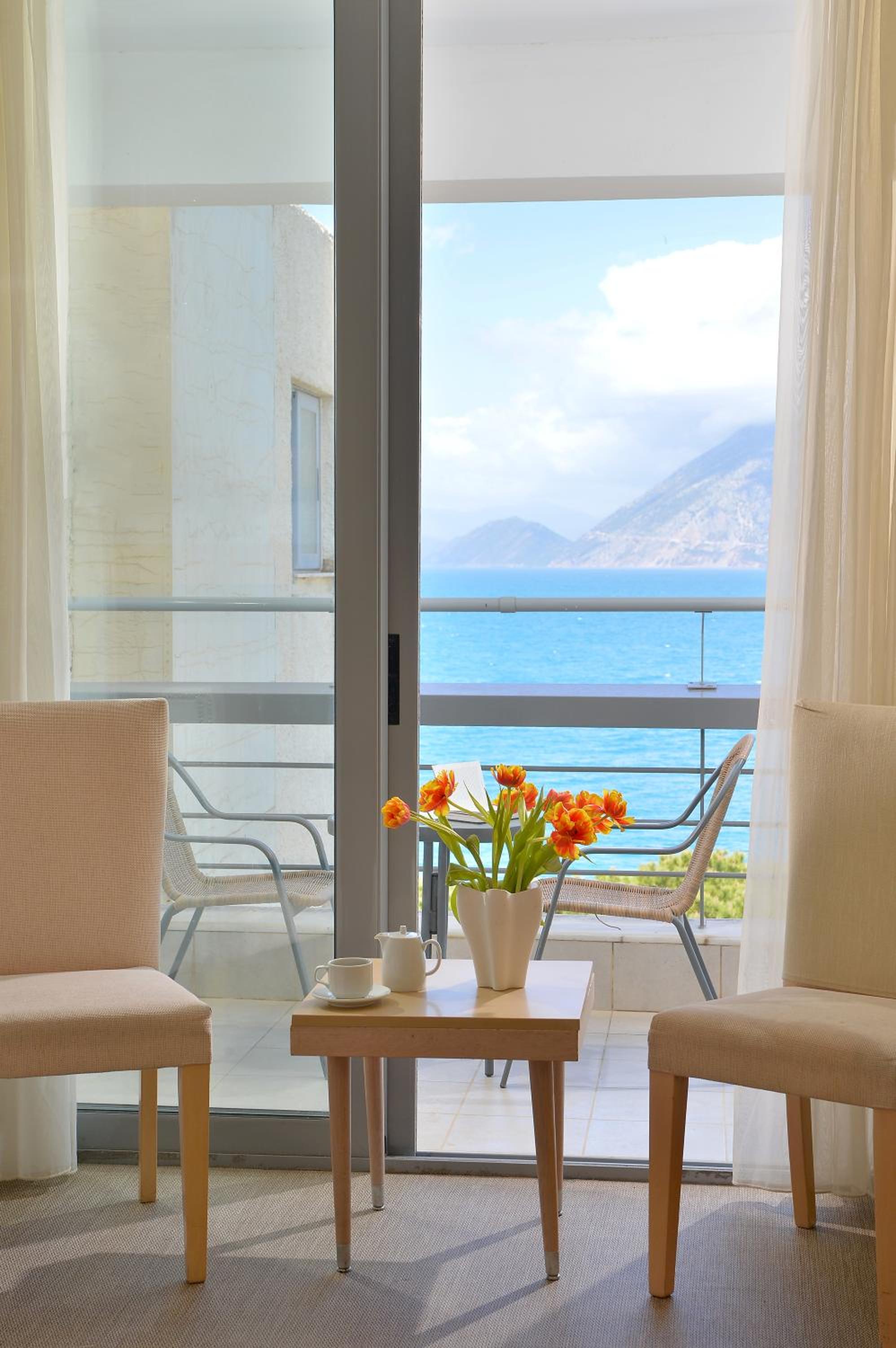 Double Room with Sea View (2 Adults + 1 Child) - Photo 1