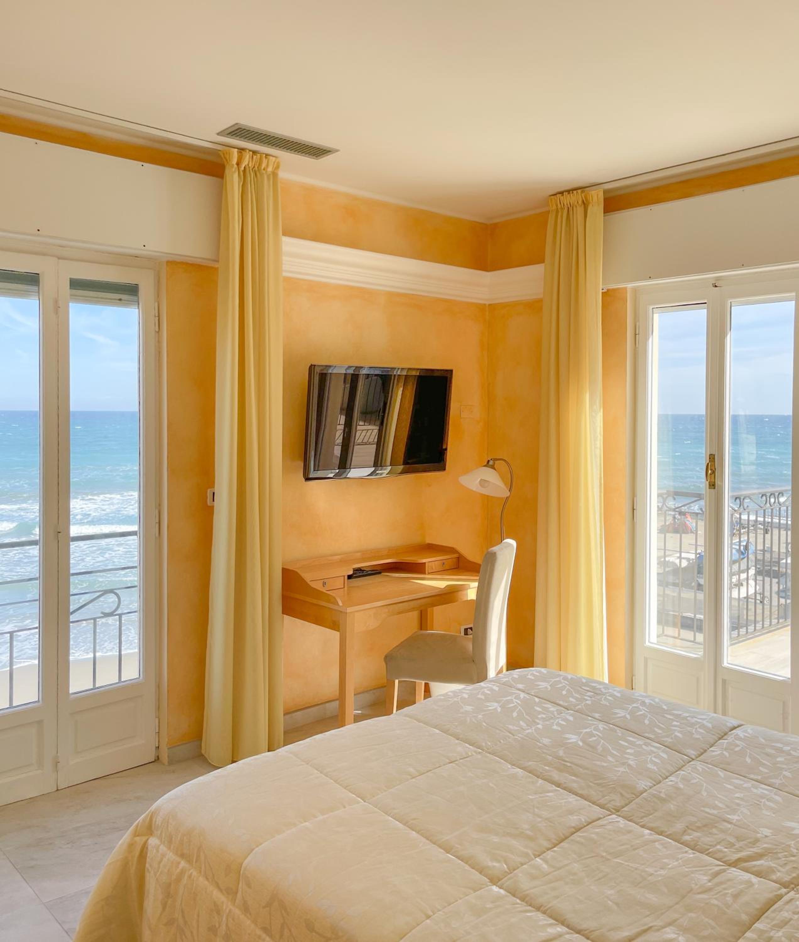 Junior Suite with Sea View photo 3