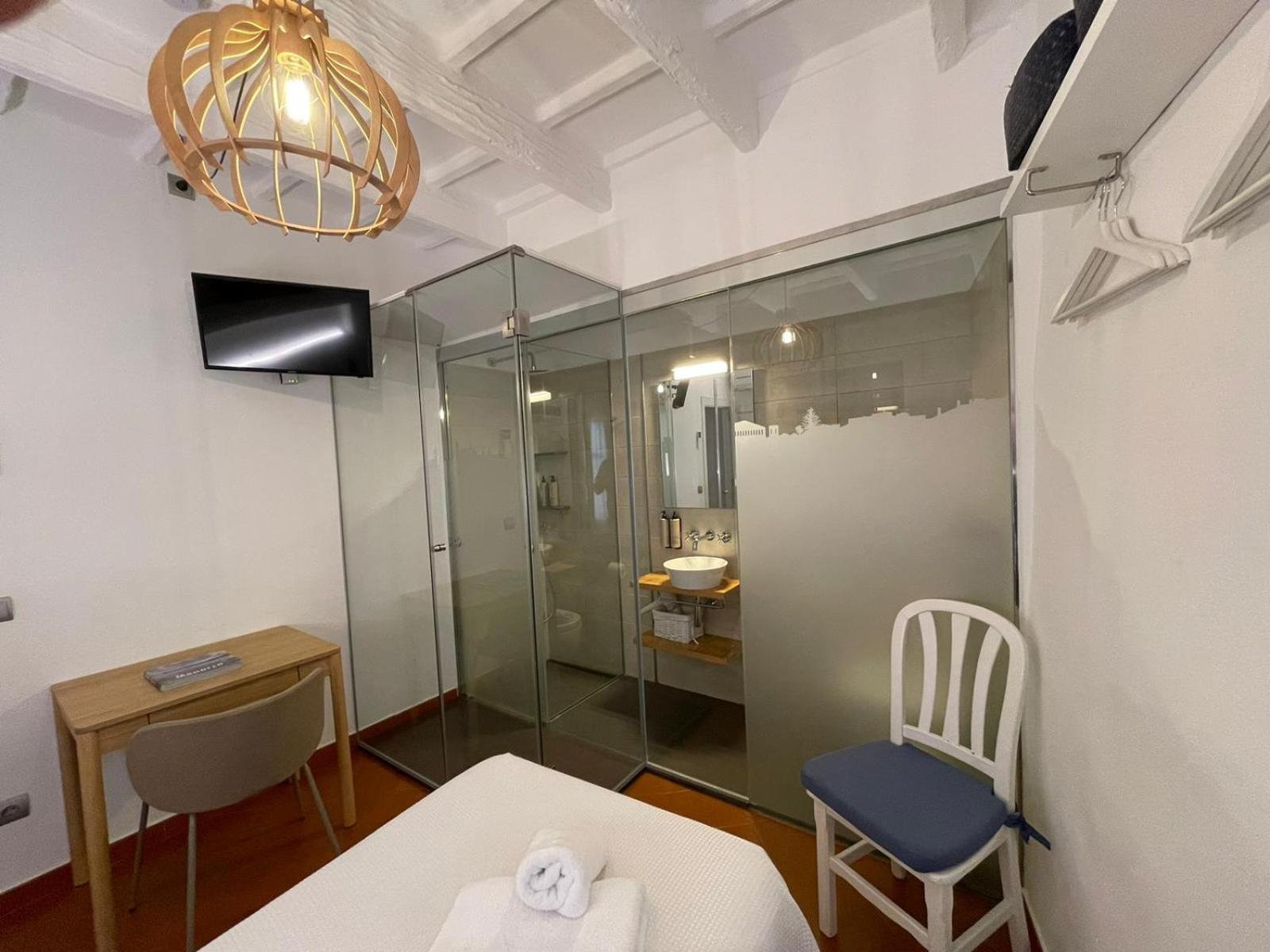 Single Room photo 3