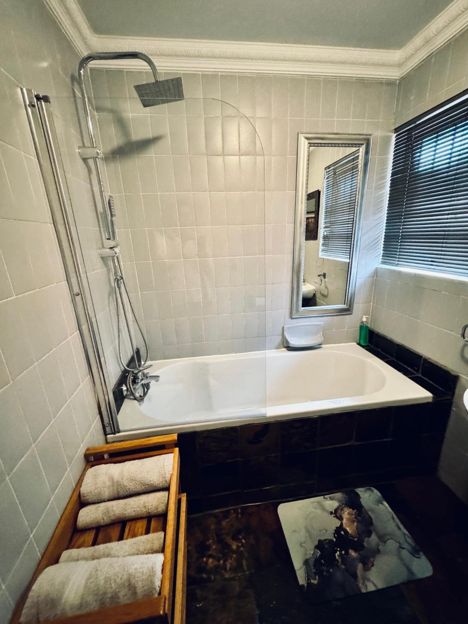 Double Room - Photo 8