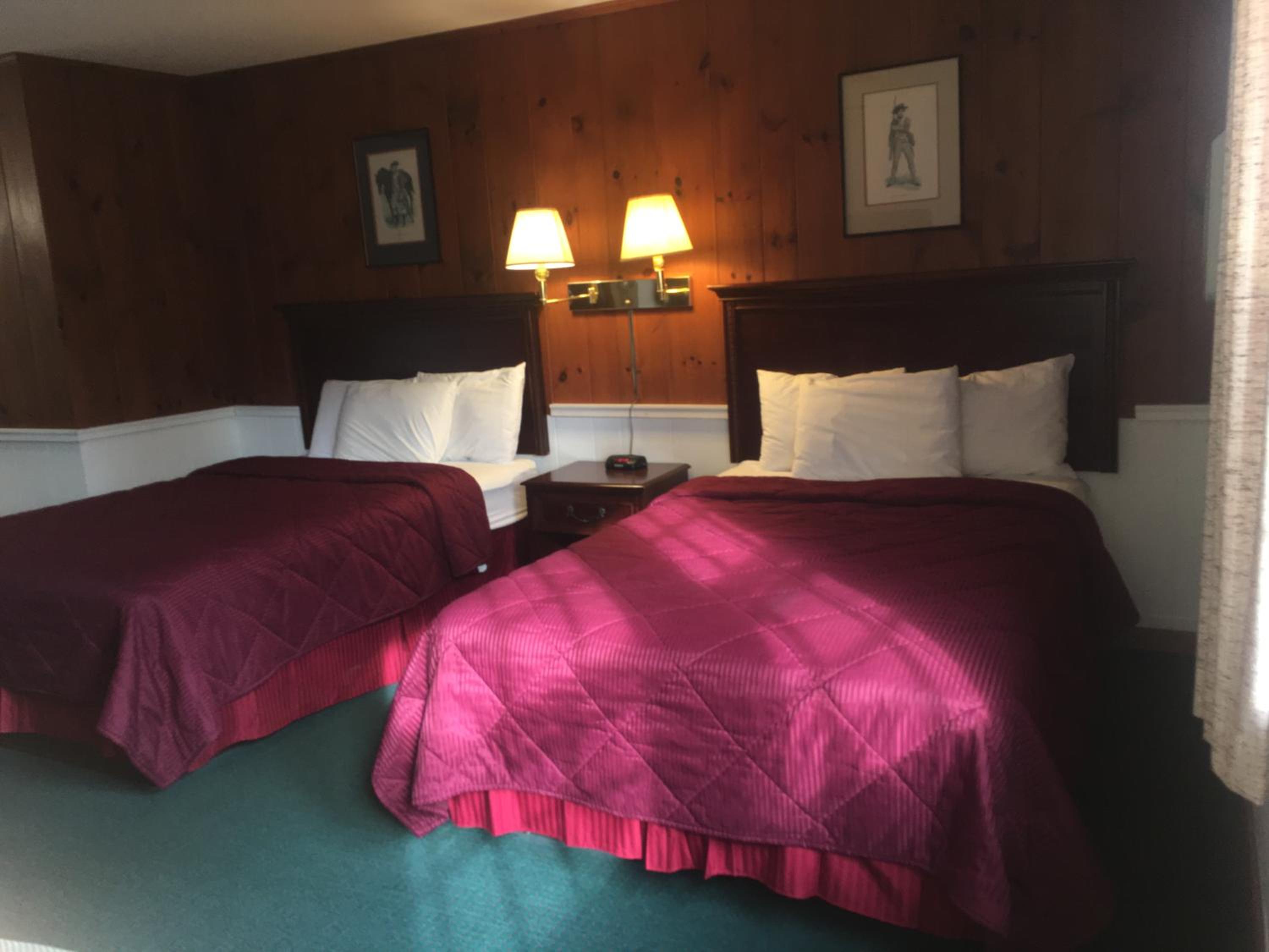 Deluxe Double Room with Two Double Beds - Photo 4