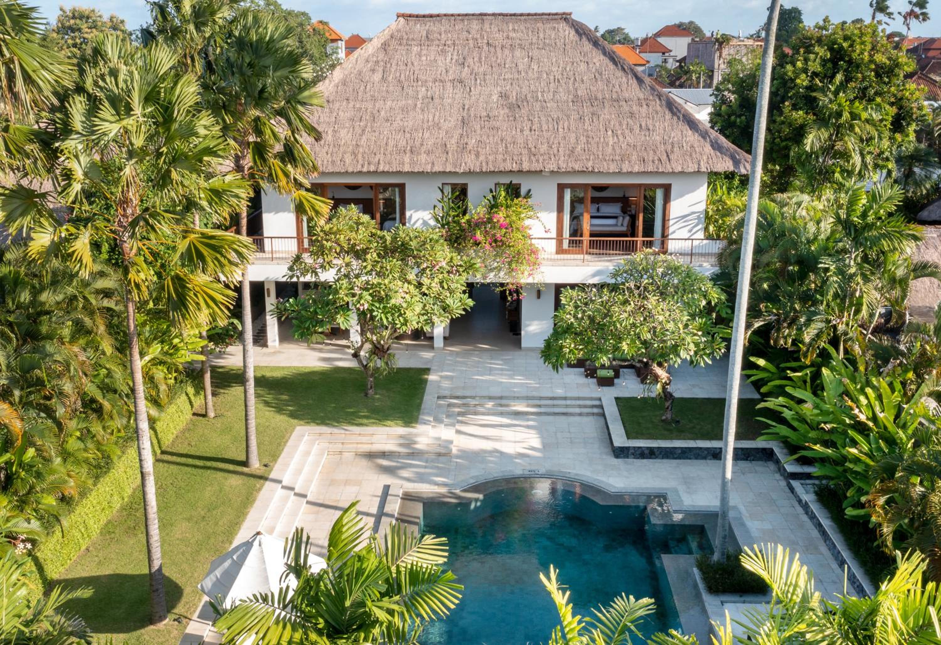 Grand Three-Bedroom Villa with Private Pool photo 2