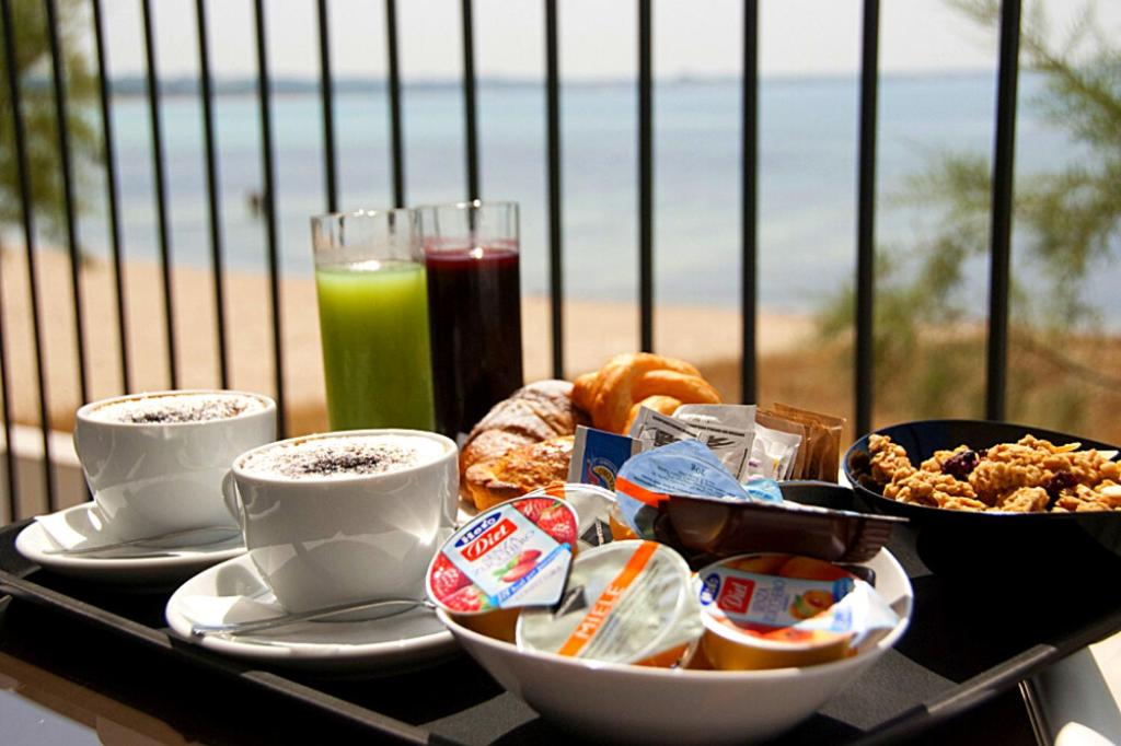 Deluxe Double Room with Balcony and Sea View