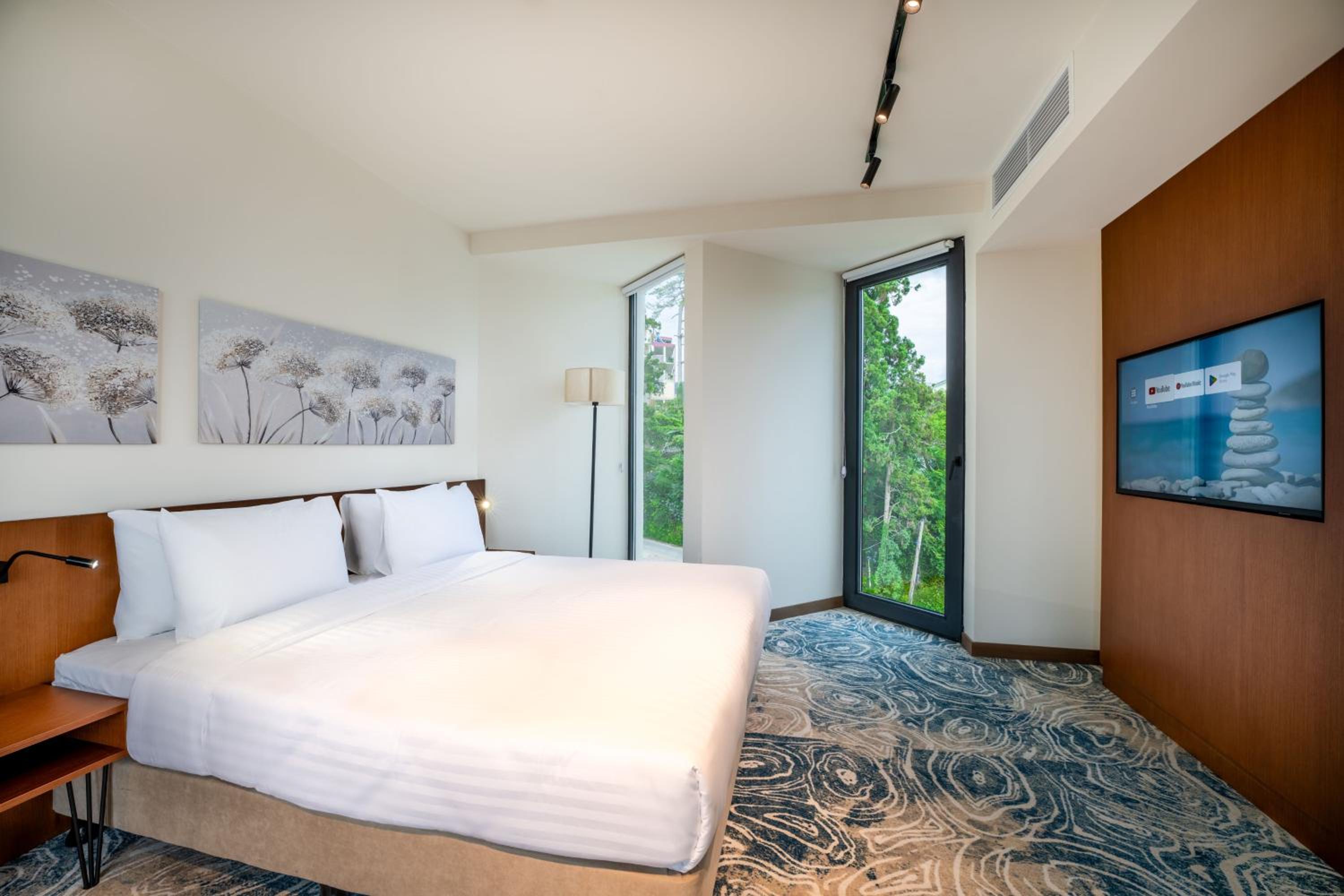 Suite with Balcony and Sea View