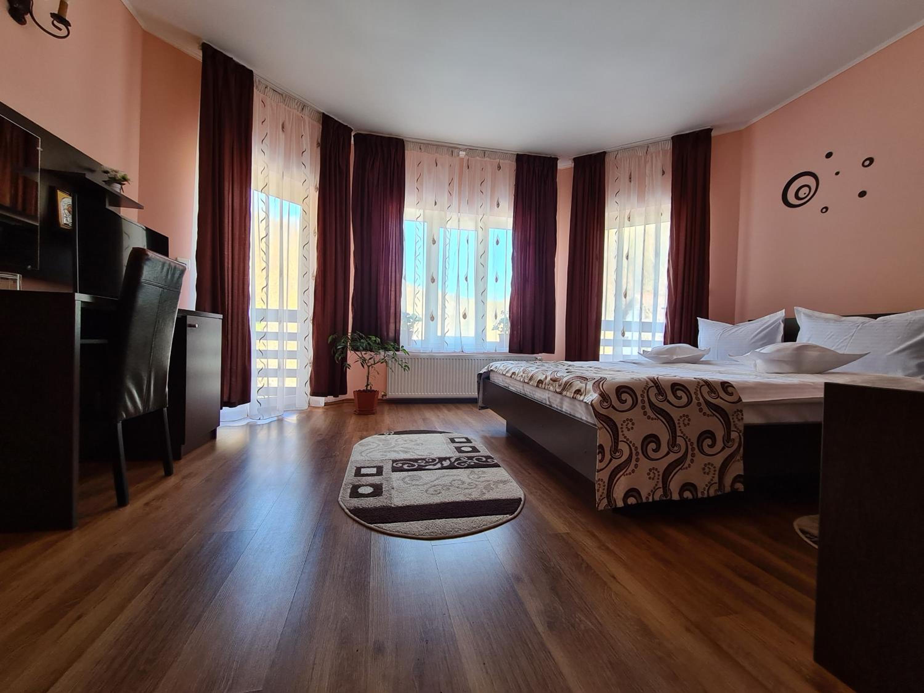 Double Room with Private Bathroom photo 1