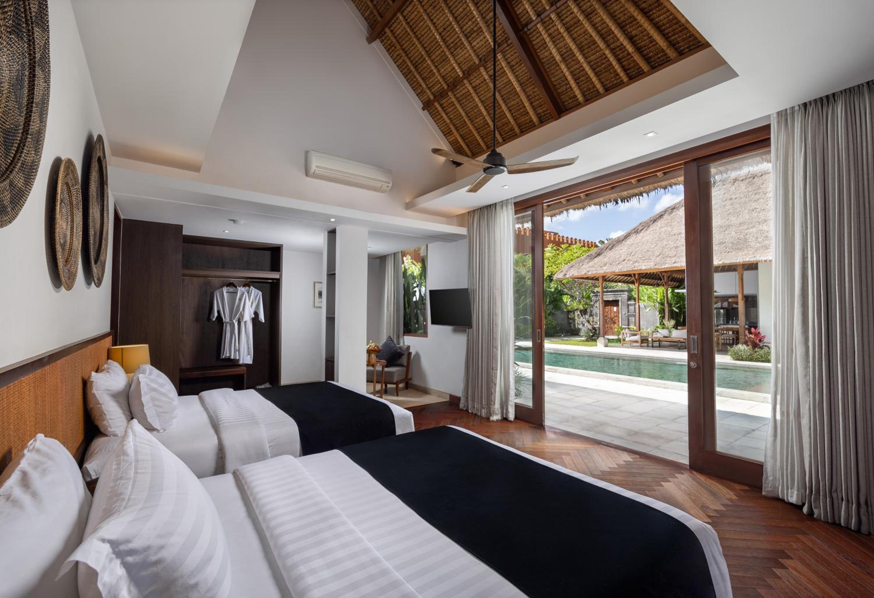 Premier Three-Bedroom Villa and Bathtub photo 3